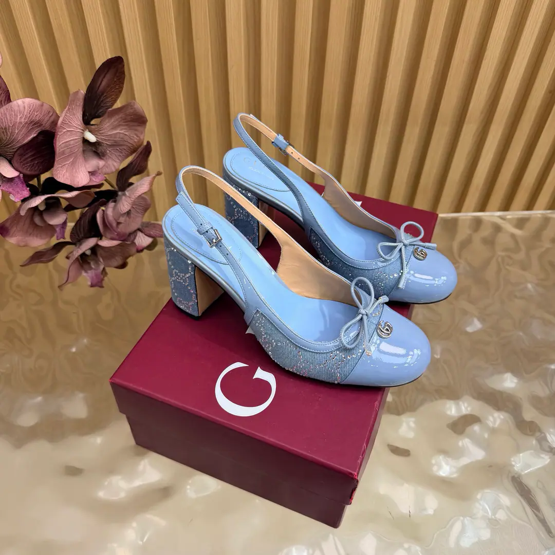 2026S Spring and summer.GucciNew sum The iron is thick. Shoes. The shoes are the most classic.Logo, The suction is behind the pressure., I'd better wear two pairs of shoes and wear pants.👖And dress.👗There's no harm in getting in and out of any place.🩵High-quality cortex kittens and silver bright spots are more than comparable to the impact of visual shocks., Elegance and knowledge blend., A pair of shoes meets the demands of the fairies., The most beautiful of all.🩶 Shoe.: Goki!/Layout（- The drill.） He's tall.: 8cm Otsumi!: That's a big one. Codes: 35-41（40, 41, 42Custom）