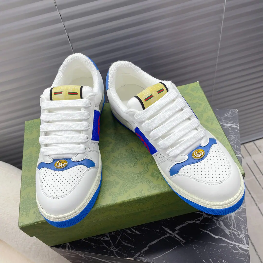 Gucci~~The latest couple's Internet-eye sneakers.. Leisure shoes.. Little dirty shoes.…… ZPDevelop plain version. Metal binaryGCrystal cylinders. GucciOriginal Sweeding…… Original steel-printed cow-coloured fabric, The original towel is more delicate and soft and more comfortable., The foot-stamping emulsion., OriginalTPUOtsumi!(Lower width, Upper Narrow) Men39—45Positive
