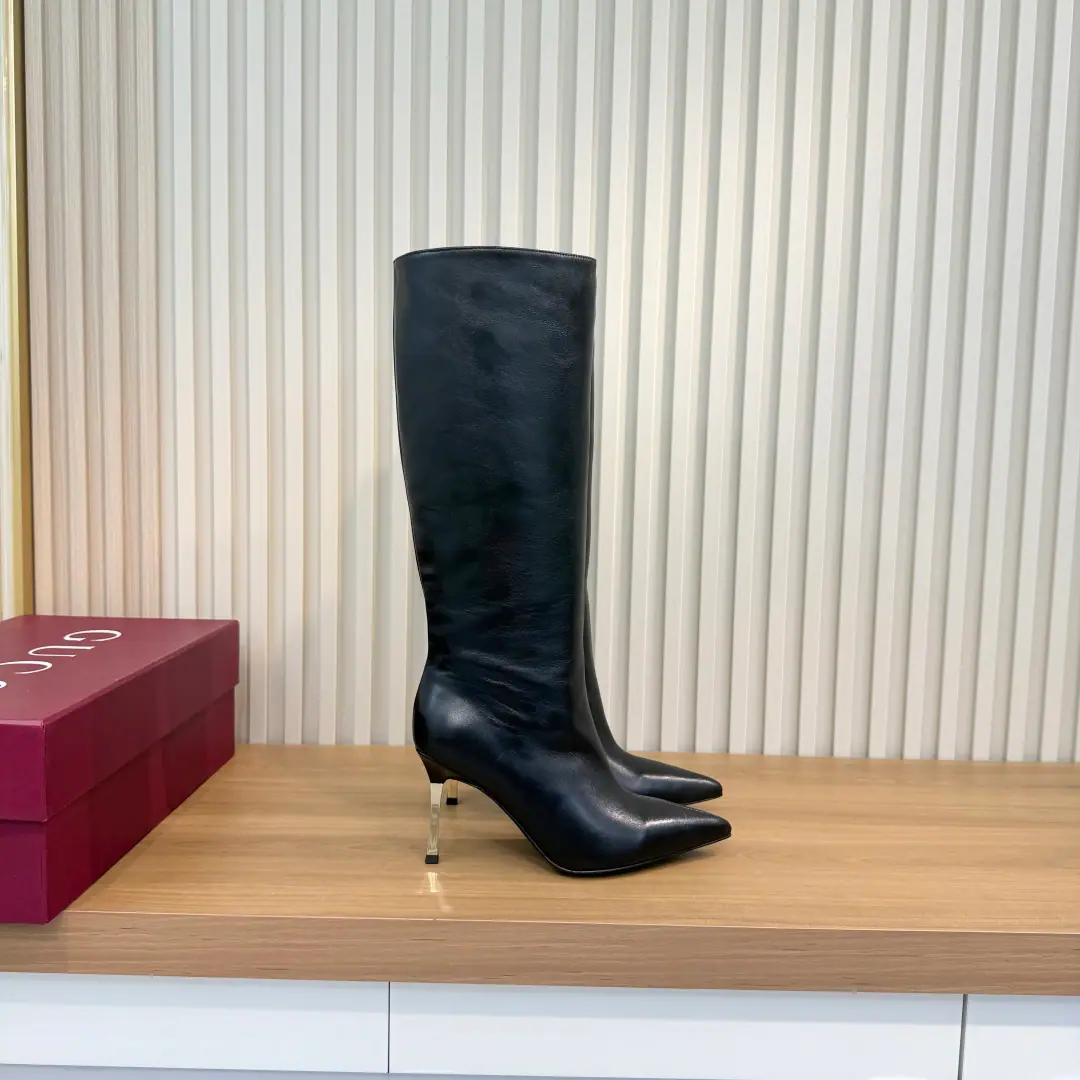 Plant price New paragraph！Guch. Guccⅰ Classic girl shoes.:Original version 1-to-1 development, The shoes are carefully tuned., The fabric is original..Import cattle and sheep..The plate is a hardware dish.GGButton It's so delicate and impeccable.！ Lamb skin.: Inside and on foot. He's tall.:9.5 Codes, 35-42（40.41 42Make a reservation.） Italy is a big-ass country. Original Packaging ！