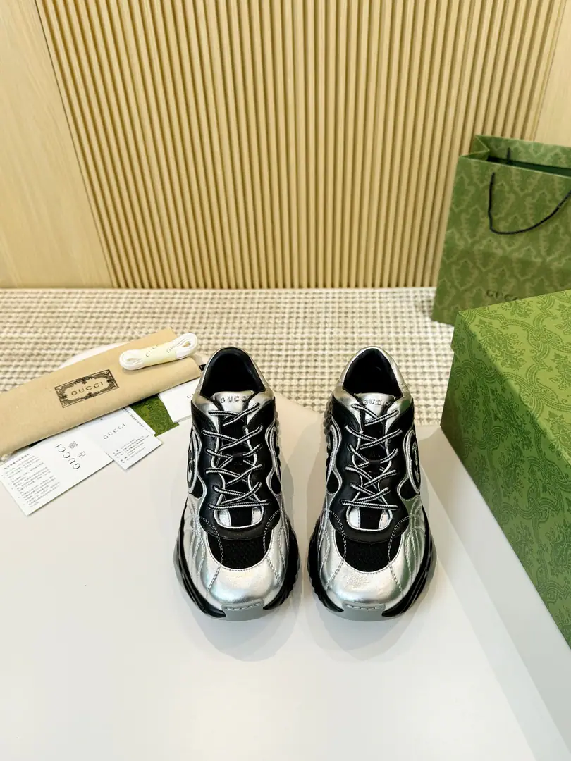 GUCCThe latest waver dad's shoe is out of the factory. Fabulous.: The sheep's skin is a piece of fabric. Uchi.: A mixed-meat sheep. Otsumi!: TPU+IP+A smooch.＋Line Codes: Female35/40, Men39/44（45Do it.））