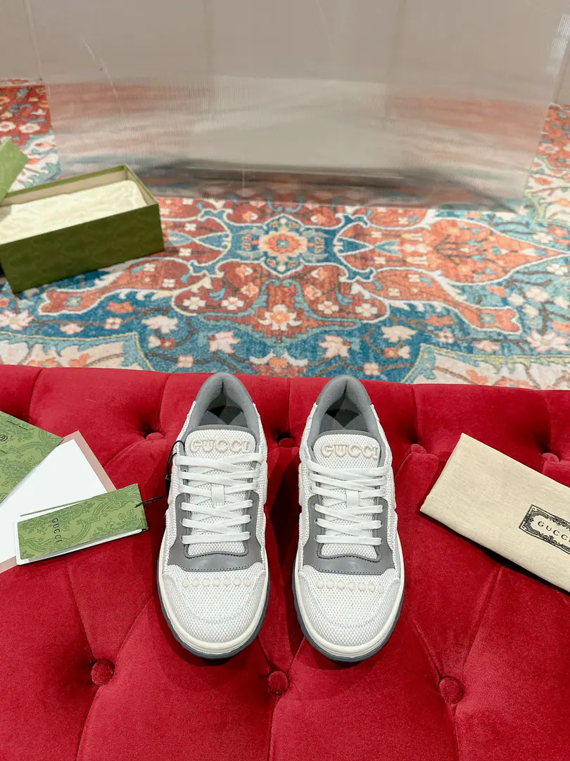 Female Men➕ 10 【GHome. Couple top version 】 Gucci2026The morning spring.GHome. The latest blast.MAC80 Sports shoes Couple money. Leisure Retro. Old 🌸🌸🌸 Original procurement development Make the goods. Gustz!MAC80New Exploded Series A delicate, small, interlocking pair.GThe logo romanticizes the aesthetics of this series.. Use the white and white bean leather., The ancient inspiration is a combination of sneakers., ♪ The brand brand brand branding ♪. Send a cabinet for fine packaging🛍📦 ▪️Fabulous.:Original customized import of head-level cattle skin ▪️Uchi.:The original customizes the import of the air network. ▪️Otsumi!:Original Open-Screen Double ColourTPUOtsumi! ▪️Codes:Female35-40 Men39-44