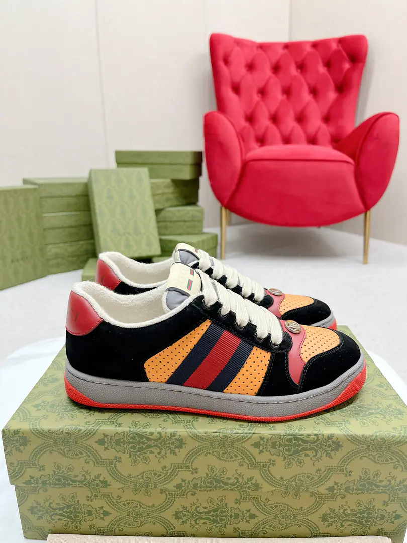 Gucci————Requisition version GGThe series makes old dirty shoes.-The money comes in.！ Ten to nine, I'll pay. Current！Current！Current！New Colour Plus Push-Market terminal version！ Procuring original development….Fabulous. Material Otsumi! Details are random.！ The model Schwartz is one-by-one, and the drill is one-by-one......Metal cherry locket.……Metal binaryGCrystal cylinders……GucciOriginal custom-made narrowband…… Super Flash Series—Flash diamond chain..Cherry decorations can be removed, One to two, one to two, one., ♪ To promote your personality ♪ Skins of colored cattle..The handwork is very qualitative., Bring your own sense of excellence.！ I'll do the details., I'll take a line.. The original towel is more delicate and soft and more comfortable., Pocket Steel Double OriginalTPUOtsumi!(Lower width, Upper Narrow) Appendible packaging⭐️ Codes: Women35-40 Men39-44（Women41 Men45 Custom）