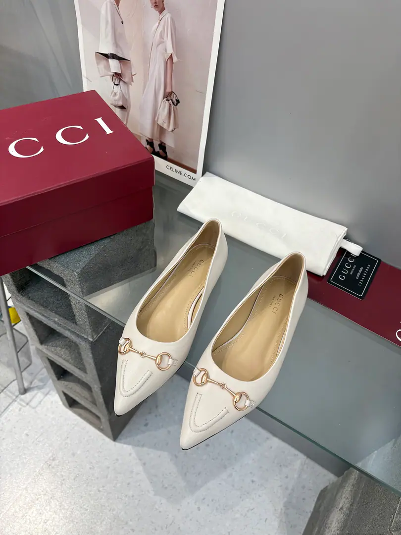 Plant prices Guch. Guccⅰ Classic girl shoes.:Original version 1-to-1 development, The shoes are carefully tuned., The fabric is original..Import of sheep skin.The plate is a hardware dish.GGButton It's so delicate and impeccable.！ Lamb skin.: Inside and on foot. He's tall.:Flat Codes, 35-42（40.41 42Make a reservation.） Italy is a big-ass country., Original Packaging ！
