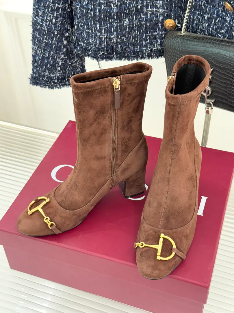 Plant price Gucci/Gudze's brand new, and he's got a big ring. Scalpel boots. Re-orienting winter ankles with iconic aesthetics. A light gold-tailed horse with a booty. Reverse branding with 70 classic symbols Every metal muscle has a luxurious heart code.. The sling-face fits perfectly with the ankles. Disable the bonding. Walking along the steps is natural. A perfect design. And you're gonna have to balance your feet with your shape. The big-hot, new-looking, friendly choice.. The delicateness of the leather soles. From commuting suits to knitting on weekends. It's a very easy way to connect with the ancient and modern style.. The fabric is imported with ballistics. The inside feet are all sheep's skin. Italian imports are so thick. size: 35-39（40/41/42Custom）