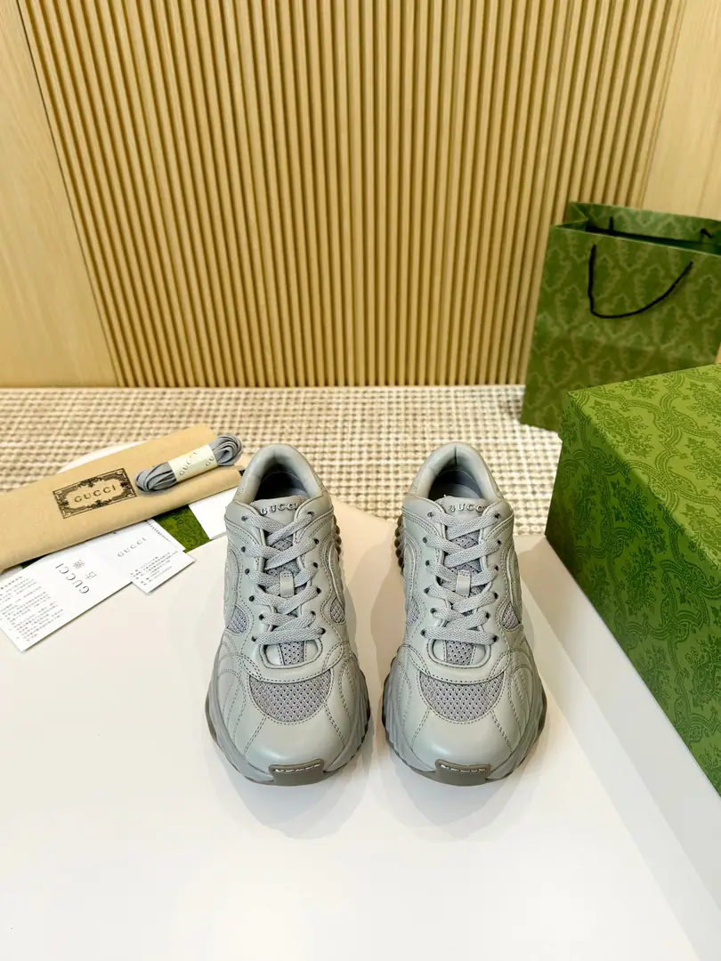 GUCCThe latest waver dad's shoe is out of the factory. Fabulous.: The sheep's skin is a piece of fabric. Uchi.: A mixed-meat sheep. Otsumi!: TPU+IP+A smooch.＋Line Codes: Female35/40, Men39/44（45Do it.））