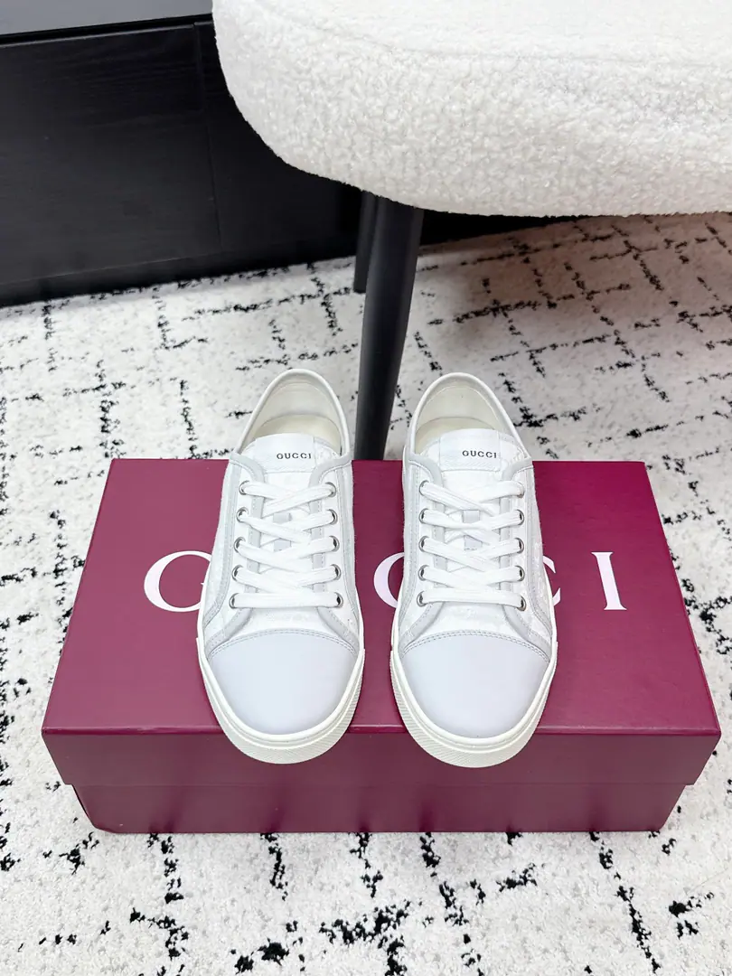 # Men➕10 GucciGustz! 26/ Couple money. GGA little white shoe with a little smoothie. A superstar, red grass., A light design that explains the movement.. The brightness of the contour is more of a natural., The action shows a sense of sophistication.. The fabric details are like a staggered band that runs through the design., Add a little pen to the sewn side detail. ✔️Fabulous.: Pumped-flash. ✔️Uchi.: Lamb skin. ✔️Otsumi!: TPU ✔️Size: #35-45（Women40/Men45I'll make sure I don't change it.）