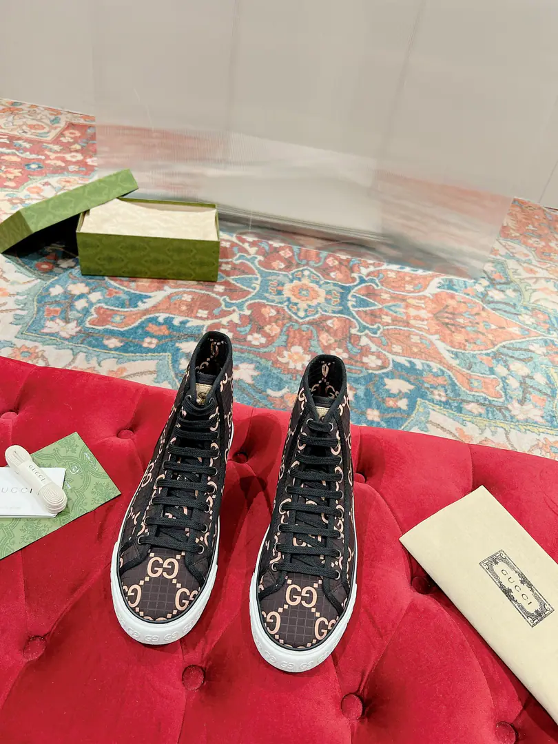 🅿️ 👑New upgradeArrival Gucc* tennis 1977 Classic series of canvas shoes.… Fire-shocking recommendation., G+1977×Disney - It's a joint line.…… Double-leaf-painted melt-in elements The regenerate is so strong. The classics and the love are perfect memories.！ The originals are custom-made for every color fabric., The big one is looking for something.！Market-level top version⚠ ✔️Fabulous.: CustomGGE-memorning./5DPrint Mickey's fabric./Water is used as canvas. ✔️Uchi.: Customise towels to Buneri ✔️Otsumi!: Original OpenTPUDouble Base ✔️Codes: Men39-44（ Men45I'll make sure I don't change it.）
