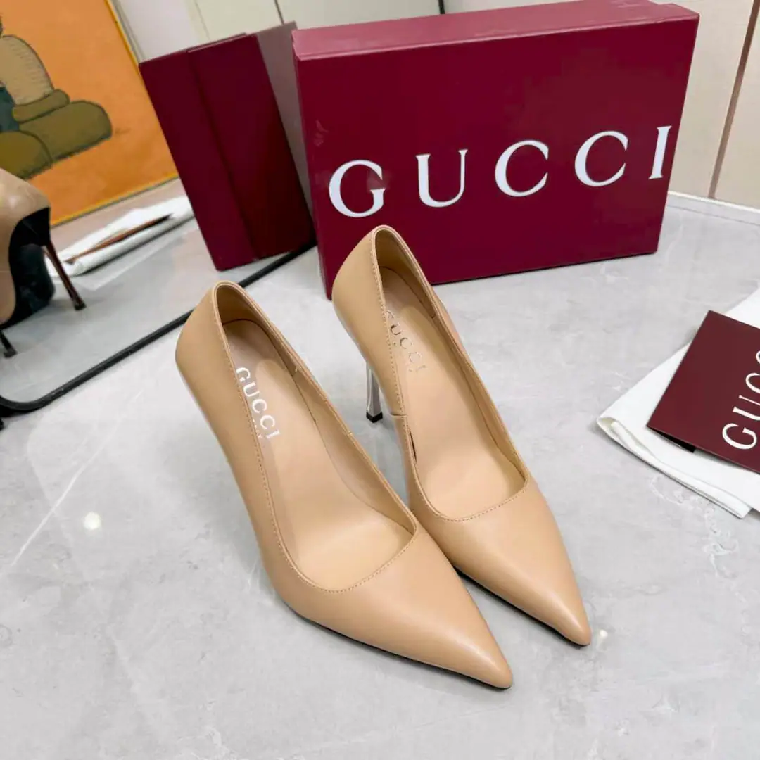 Gucci/Gustz! 26The latest electric-plated heels. Fabulous.: Bullskins./ Brush Uchi. Foot.: Lamb skin. Otsumi!: That's a big one. He's tall.: 5.5cm/8.5cm/11cm Codes: 35-42（41 42No Refund for Speculation）