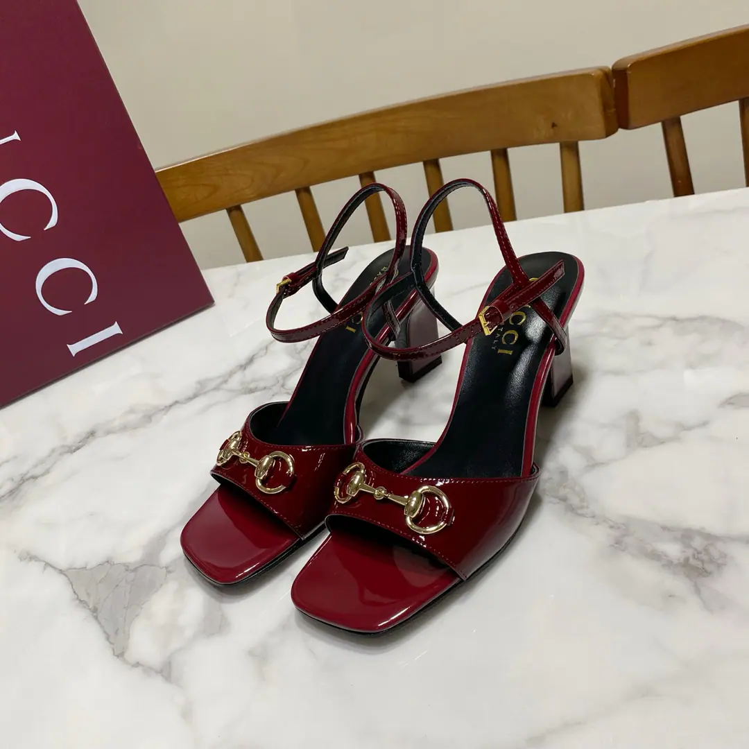 Gucci Guch. Square·YType·"Shoes with sandals.", The classic title buttons match., Always fashion..Brief.Atmosphere.A hundred. Shoe.🈶Metal skin/Cow-painted skin./Oil wax skin., The mats are dyed.🐑Lamb skin., That's a big one., Original to develop hardware cutter He's tall.: 7.5cm Codes: 35—39Code（34.40.41.42.43Do the code., No re-election.）