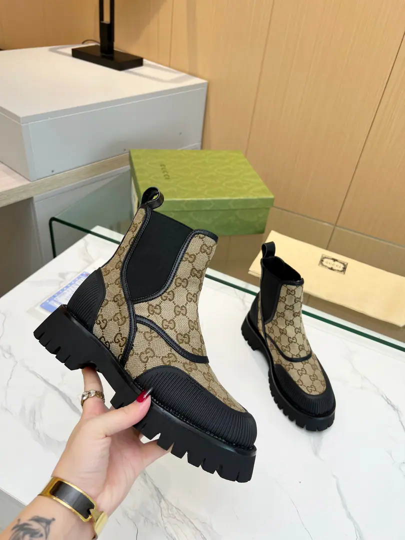 ❤️ Men+10 2023GucciShoes with bare canvas., One against one.. It's for the fall.. The newest model of the new system is the perfect style of a street bomb, which is cool. C♪ The fashionable one ♪ I'll bring my old and classic shoes. I'm so tired of watching.. Original inverted model, model, Importing high-end knitted fabrics display a delicate sense of quality.！The original version of the big bottom.EVABubble-resistant grinding bottom.+Head back and forth.. The upper foot is easy and comfortable.. Codes:Women35-41 Men39-46＃