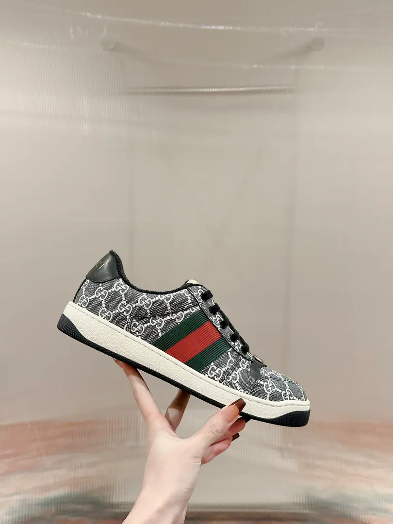 🅿️ Gucci————Requisition version GGThe series makes old dirty shoes.-The money comes in.！ Ten to nine, I'll pay. Current！Current！Current！New Colour Plus Push-Market terminal version！ Procuring original development….Fabulous. Material Otsumi! Details are random.！ The model Schwartz is one-by-one, and the drill is one-by-one......Metal cherry locket.……Metal binaryGCrystal cylinders……GucciOriginal custom-made narrowband…… Super Flash Series—Flash diamond chain..Cherry decorations can be removed, One to two, one to two, one., ♪ To promote your personality ♪ Skins of colored cattle..The handwork is very qualitative., Bring your own sense of excellence.！ I'll do the details., I'll take a line.. The original towel is more delicate and soft and more comfortable., Pocket Steel Double OriginalTPUOtsumi!(Lower width, Upper Narrow) Appendible packaging⭐️ Codes: Men39-44（Men45 Custom）