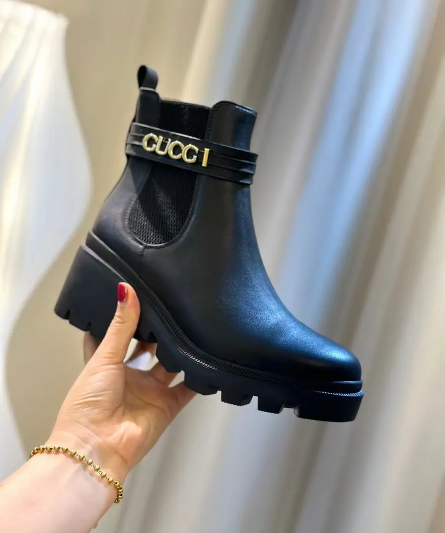 🌸 New Gucci.GUCCI Hot.6Inches of boots. Separate the bead and the cow skin. It's a great match with a tight-ass combo., Easy to wear., Can Disassemble LettersLOGO.The ancient English wind. Fabulous.: Importing a bouquet of hide. Uchi./ Foot.: Bullskins. Packaging: With tickets., Buffet Codes:35-42#