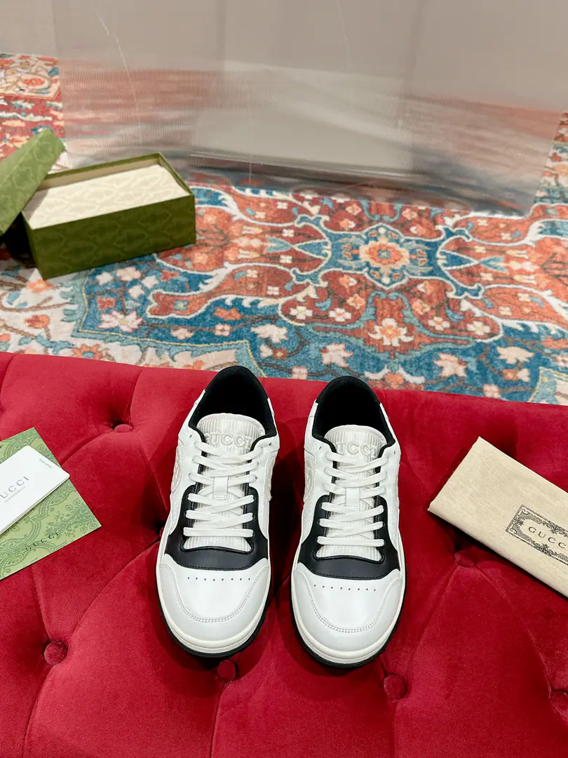 Female Men➕ 10 【GHome. Couple top version 】 Gucci2026The morning spring.GHome. The latest blast.MAC80 Sports shoes Couple money. Leisure Retro. Old 🌸🌸🌸 Original procurement development Make the goods. Gustz!MAC80New Exploded Series A delicate, small, interlocking pair.GThe logo romanticizes the aesthetics of this series.. Use the white and white bean leather., The ancient inspiration is a combination of sneakers., ♪ The brand brand brand branding ♪. Send a cabinet for fine packaging🛍📦 ▪️Fabulous.:Original customized import of head-level cattle skin ▪️Uchi.:The original customizes the import of the air network. ▪️Otsumi!:Original Open-Screen Double ColourTPUOtsumi! ▪️Codes:Female35-40 Men39-44