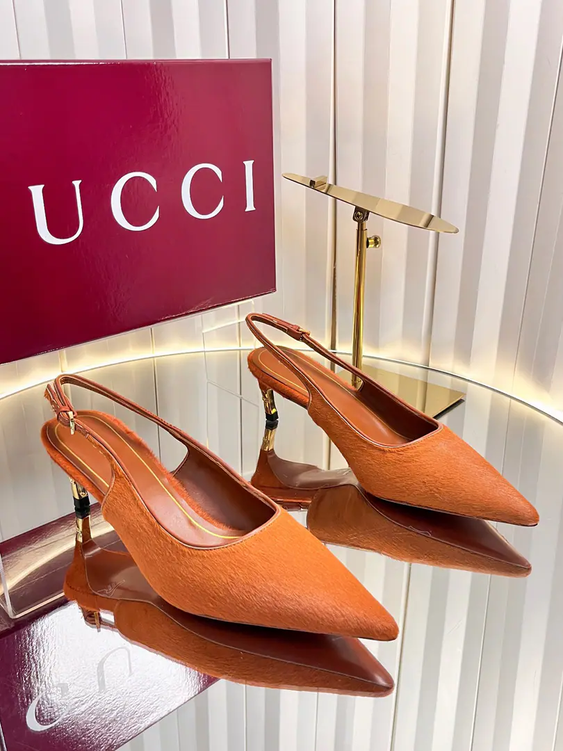 ss🔺GUCC*🔺High Quality GUcciThe latest title is a sandal.！Kimboo and three styles work., Wine.🍸With sandals./Exact copy, Double oil. Double oil., The original setup was carefully prepared., The heart of the craftsman is made of classics.！It's a great honor to be a brand.20In the 1970s, the collection was inspired by the design., This lady is a cool-tower with the gold cut-off details of the classic title., And you're so charming.. It's made of fine sheep skin., Designing to combine traditional inspiration with modern 100 styles, A little graceful and warm season-style.🆒Advanced🆙 ◾️Fabulous.:Painted skin./- A cow's hair. ◾️Uchi., Foot.: Head-steel., The foot is more comfortable than all the products in the market.！ He's tall.: 7.5cm ◾️Shoes under the sole.: Italian imports are so thick. ◾️Size: 35-43(40.41.42.43You're gonna have to do it or not.）