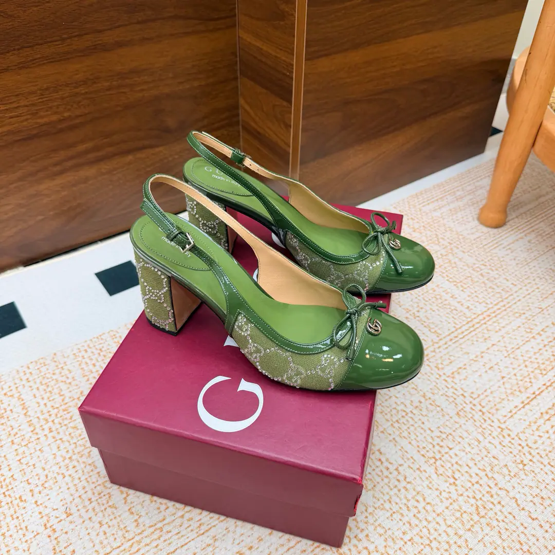 2026S Spring and summer.GucciNew sum The iron is thick. Shoes. The shoes are the most classic.Logo, The suction is behind the pressure., I'd better wear two pairs of shoes and wear pants.👖And dress.👗There's no harm in getting in and out of any place.🩵High-quality cortex kittens and silver bright spots are more than comparable to the impact of visual shocks., Elegance and knowledge blend., A pair of shoes meets the demands of the fairies., The most beautiful of all.🩶 Shoe.: Goki!/Layout（- The drill.） He's tall.: 8cm Otsumi!: That's a big one. Codes: 35-41（40, 41, 42Custom）