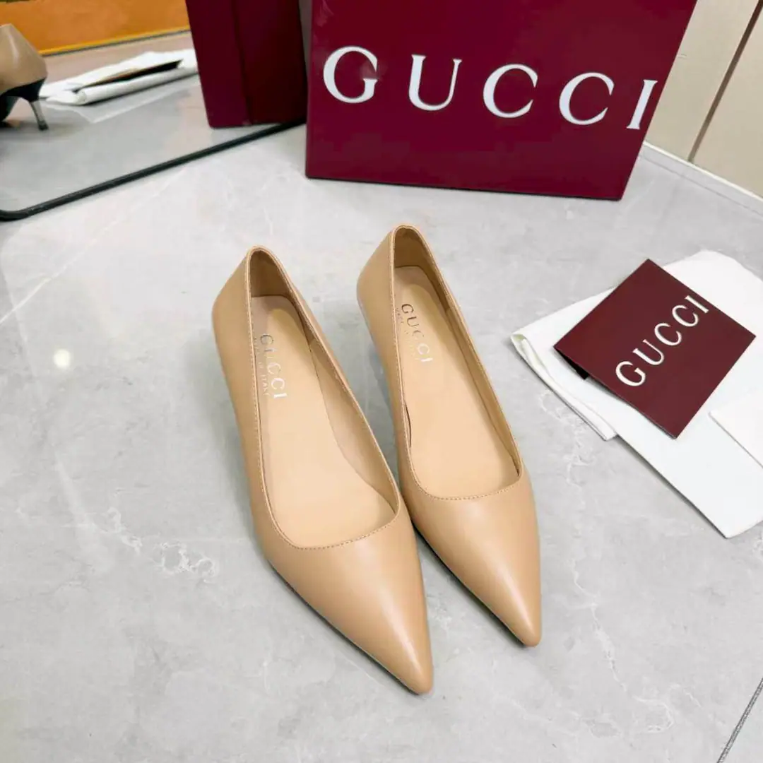 Gucci/Gustz! 26The latest electric-plated heels. Fabulous.: Bullskins./ Brush Uchi. Foot.: Lamb skin. Otsumi!: That's a big one. He's tall.: 5.5cm/8.5cm/11cm Codes: 35-42（41 42No Refund for Speculation）