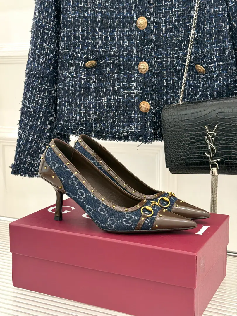 Plant price Gucci/Gustz!26WFNew bouquet. Heel-head high heels with a nail. Classic title-stuffed shoe. The metal nails add coolness. Pointy line modifier for filamentary feet Ratio of length length to length I can't wear my shoes for a long time. You're so expensive on your feet. I'll take the dress and hold the dinner. A suit with a high quality. The jeans are full of mundane wind. The classics never pass. The upper leg second becomes the golden gold. The details of the walker are full. Spring and fall, and winter stockings. Shoes cabinets must be for the boot. Details are a great quality. The black silk is sexy and the air is hot. I'm gonna go out and get high-lights all season. The old money is easy to squeeze. The first shoe to be selected for the big one. It's the high heels of the girl's dream. No thunder on your eyes.！ Facework customized leather with original The inside feet are all sheep's skin. He's tall.: 7.5cm Italian imports are so thick. size: 35-39（40/41Custom） Numbering: 89120260810
