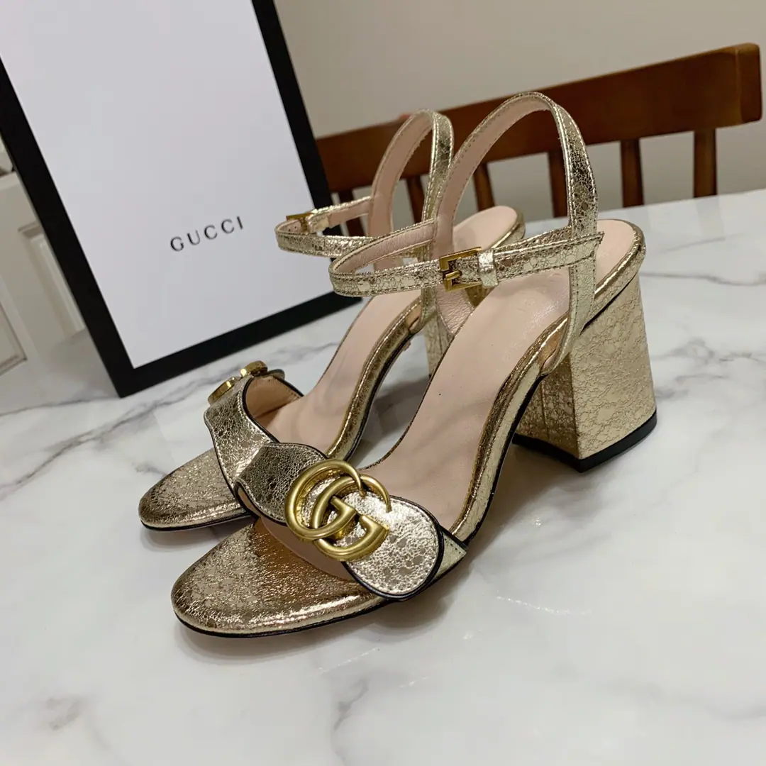 Gucci Guch. Classic strip.·Heel sandals., Original1:1Development, It's a super-big., It's beautiful., Summer must be a single. Shoe.🈶️Top layer🐂Bullskins. ｜ Gold/Silver membrane., ♪ The pads are the rims ♪🐑Lamb skin., That's a little skin. He's tall.: 7CM Size: 35—39Code(34.40.41.42.43Do it., No re-election.)