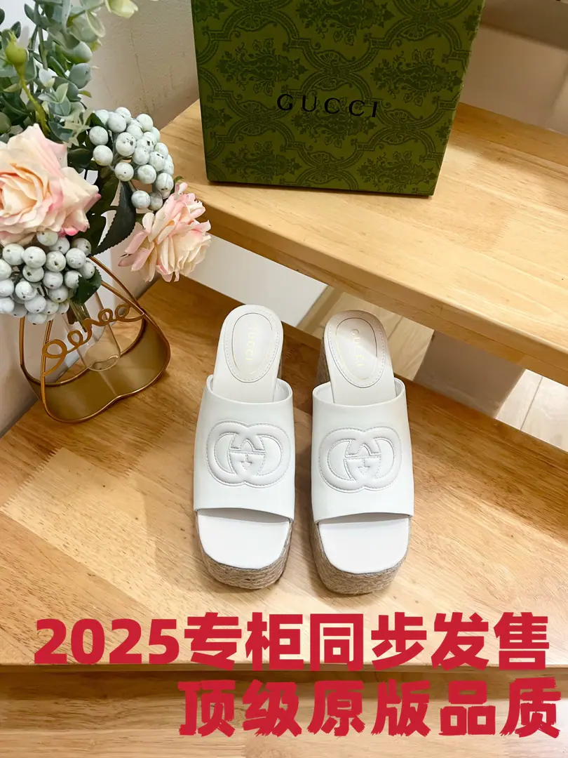 ⚡️⚡️25ss- Morning.Gucci🗽🗽Gouchegrasser's shoes are thick and sandals can bring a molar to your summer costume.. •Shoe.: Lamb skin. •Liner: Leather. •Shoes under the sole.: Rubber soles •- Toes round your head. •Production in Spain •Normal size. •A little bit. •International Standard Scalories •Waterproofing stations10cm •Codes: 36-41
