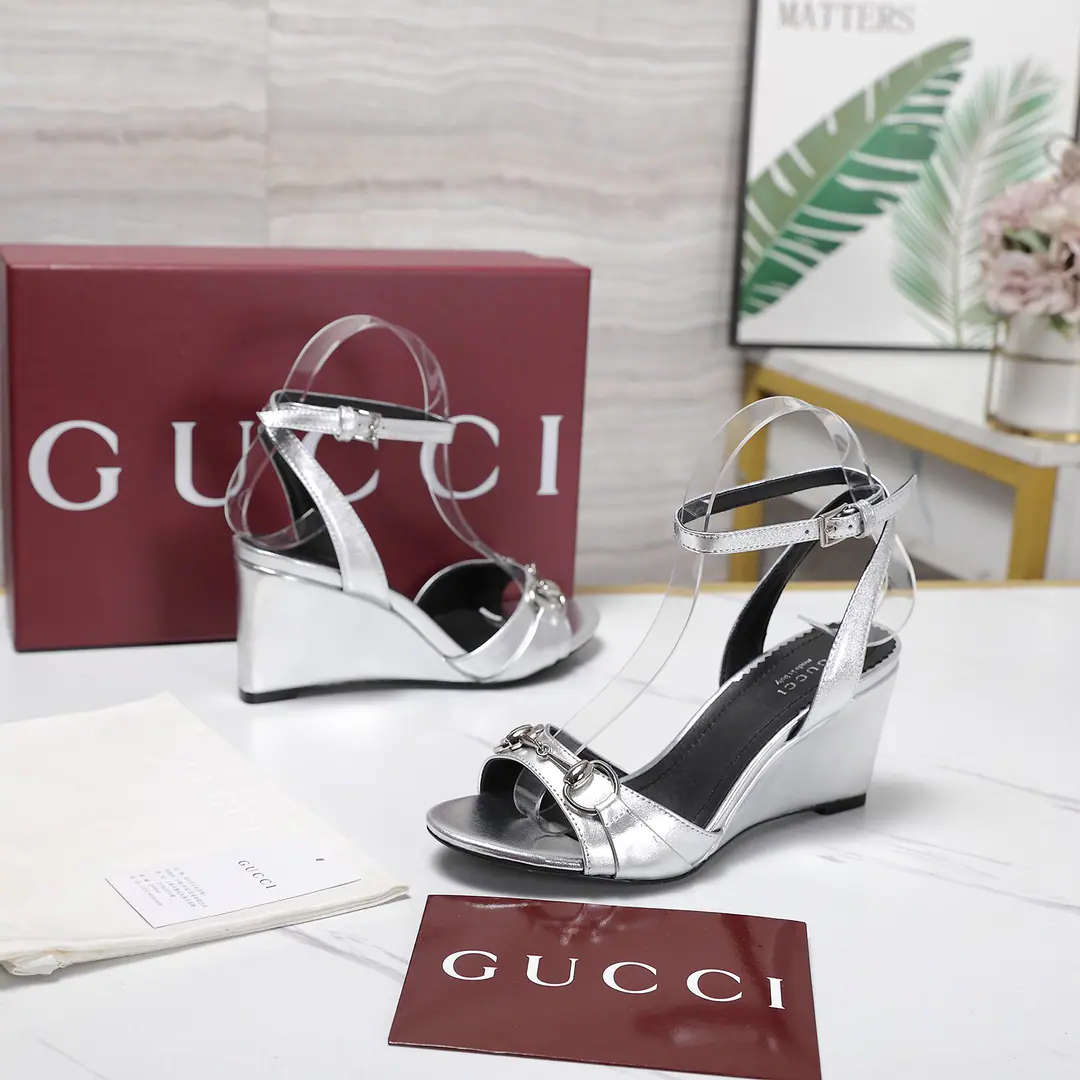 🌸GucciMaximum Version！ 💯💯／2026Summer New Money The bumper heel sandals. Requisition level, Top Quality！👏 Original purchase1:1Top Cycling！ Material andYText Same Very good. 👍 It's comparable.ZGNo Gap✌ ️This high heels is now a classic brand., Inspired by the...GuccioGucciThe initials of the gentleman's name and initials of the chain of elements of the treasure are the same as the brand for the shoe.. ·Brands use different knittings and coloring to inject modern essence into classic slippers.. It's a classic to have a chain of diamonds.. Fabulous.: Imported cattle skin Uchi.: Imports of sheep's skin He's tall.: 8CM Otsumi!: Italy is a big-ass country.. Codes: 35-41（41.42Do it.） Full original package！