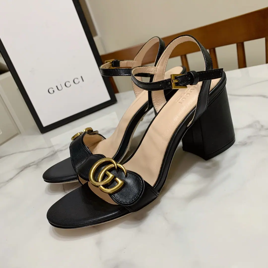 Gucci Guch. Classic strip.·Heel sandals., Original1:1Development, It's a super-big., It's beautiful., Summer must be a single. Shoe.🈶️Top layer🐂Bullskins. ｜ Gold/Silver membrane., ♪ The pads are the rims ♪🐑Lamb skin., That's a little skin. He's tall.: 7CM Size: 35—39Code(34.40.41.42.43Do it., No re-election.)