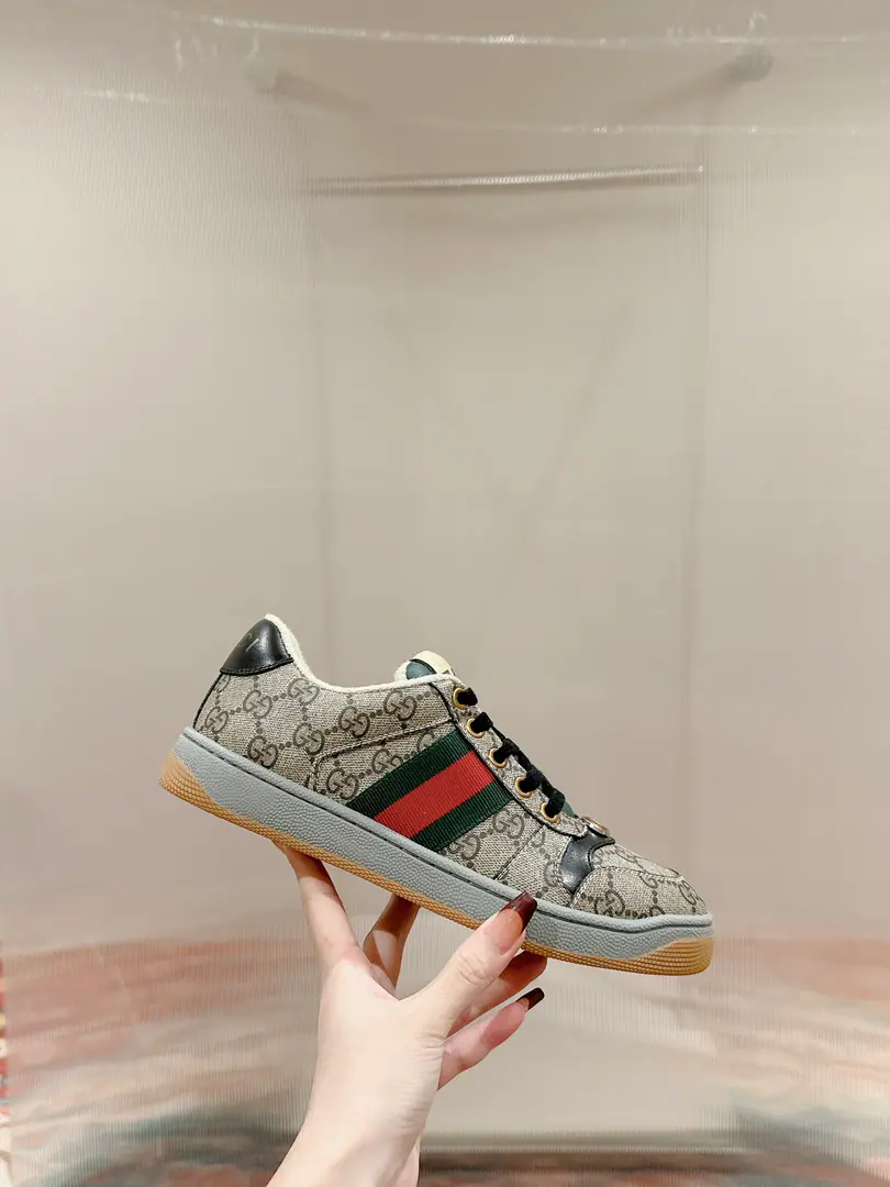 🅿️ Gucci————Requisition version GGThe series makes old dirty shoes.-The money comes in.！ Ten to nine, I'll pay. Current！Current！Current！New Colour Plus Push-Market terminal version！ Procuring original development….Fabulous. Material Otsumi! Details are random.！ The model Schwartz is one-by-one, and the drill is one-by-one......Metal cherry locket.……Metal binaryGCrystal cylinders……GucciOriginal custom-made narrowband…… Super Flash Series—Flash diamond chain..Cherry decorations can be removed, One to two, one to two, one., ♪ To promote your personality ♪ Skins of colored cattle..The handwork is very qualitative., Bring your own sense of excellence.！ I'll do the details., I'll take a line.. The original towel is more delicate and soft and more comfortable., Pocket Steel Double OriginalTPUOtsumi!(Lower width, Upper Narrow) Appendible packaging⭐️ Codes: Women35-40 Men39-44（Women41 Men45Custom）