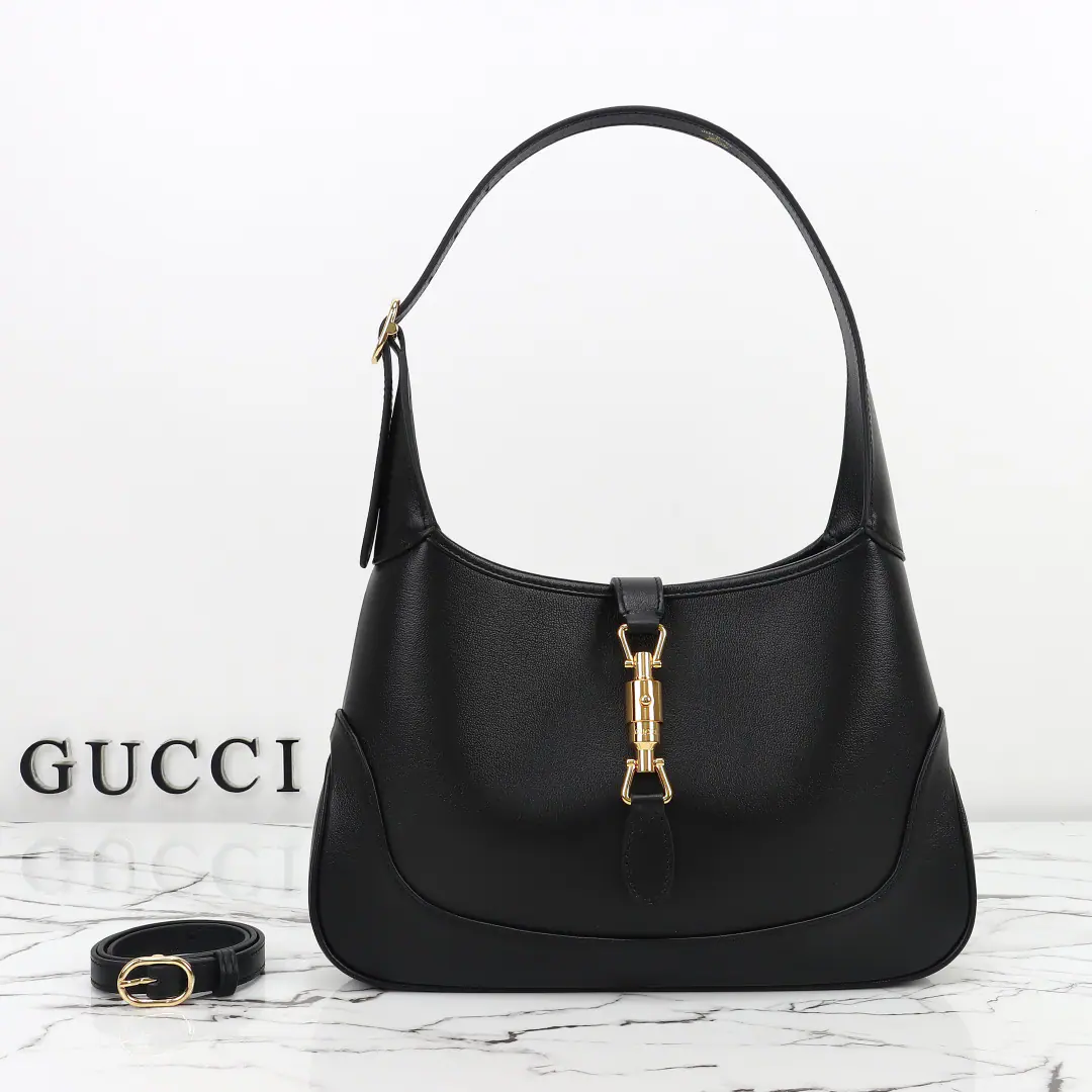 🌟🌟GUCCICounter Quality, Original factory skin, Paragraph863136Kleppie./Gold hardware./In the sheep's skin.🎈🎈🎈Dimensions: Kuan31.5xHigh21xSide Wide5cm. 🎉🎉🎉Out-of-pocket shipment！