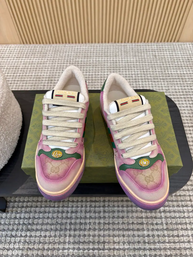 Gucci——The latest ever-grading sneakers.. Leisure shoes.. Little dirty shoes.~~ ZPDevelop plain version. Metal binaryGCrystal cylinder. 3DSprays are slowly turning colored and ancient.~~ Original syrup of the pastry of the cattle., 3DThe spray is the old process., The original air towels are inside., The foot-stamping emulsion., OriginalTPUOtsumi!(Lower width, Upper Narrow) 35—40Positive