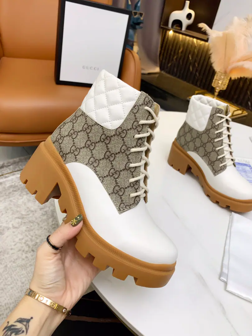 🌼 New Gugi.GUCCI It's on sale... The ancient English wind., HeadsLOGOLabel Decoration. He's tall.: 6cm Fabulous.: Imported cattle skin/Open the beads. Foot.: The upgrade of the cattle. Colours: Black Codes: 34-42#