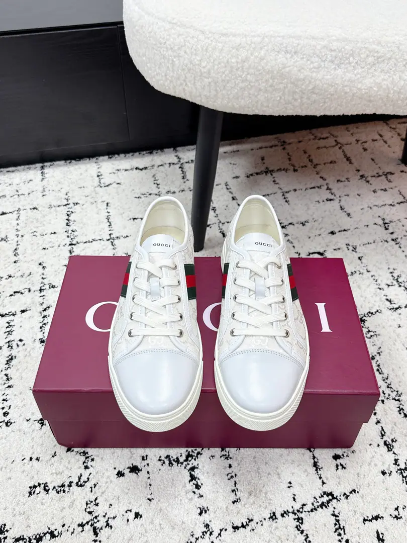 # Men➕10 GucciGustz! 26/ Couple money. GGA little white shoe with a little smoothie. A superstar, red grass., A light design that explains the movement.. The brightness of the contour is more of a natural., The action shows a sense of sophistication.. The fabric details are like a staggered band that runs through the design., Add a little pen to the sewn side detail. ✔️Fabulous.: Pumped-flash. ✔️Uchi.: Lamb skin. ✔️Otsumi!: TPU ✔️Size: #35-45（Women40/Men45I'll make sure I don't change it.）