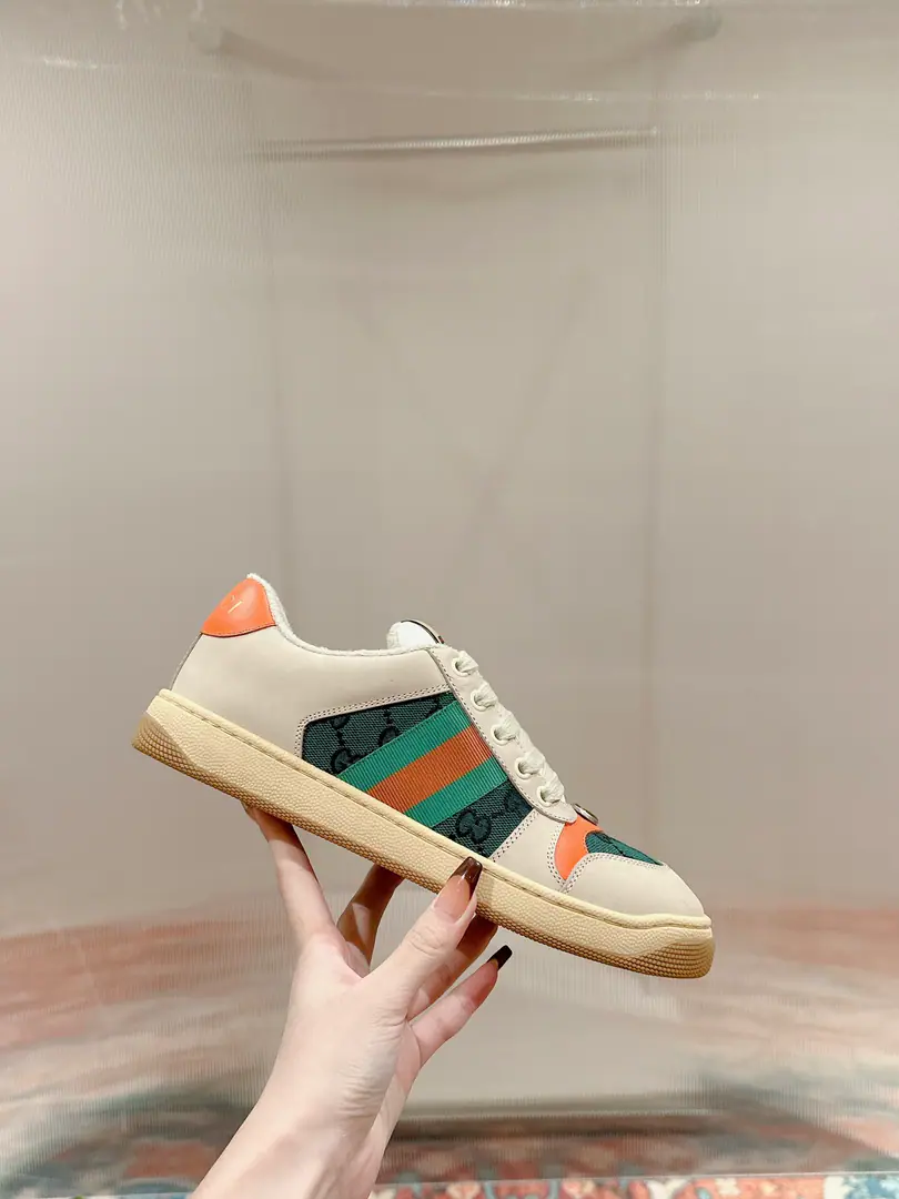 🅿️ Gucci————Requisition version GGThe series makes old dirty shoes.-The money comes in.！ Ten to nine, I'll pay. Current！Current！Current！New Colour Plus Push-Market terminal version！ Procuring original development….Fabulous. Material Otsumi! Details are random.！ The model Schwartz is one-by-one, and the drill is one-by-one......Metal cherry locket.……Metal binaryGCrystal cylinders……GucciOriginal custom-made narrowband…… Super Flash Series—Flash diamond chain..Cherry decorations can be removed, One to two, one to two, one., ♪ To promote your personality ♪ Skins of colored cattle..The handwork is very qualitative., Bring your own sense of excellence.！ I'll do the details., I'll take a line.. The original towel is more delicate and soft and more comfortable., Pocket Steel Double OriginalTPUOtsumi!(Lower width, Upper Narrow) Appendible packaging⭐️ Codes: Women35-40 Men39-44（Women41 Men45Custom）