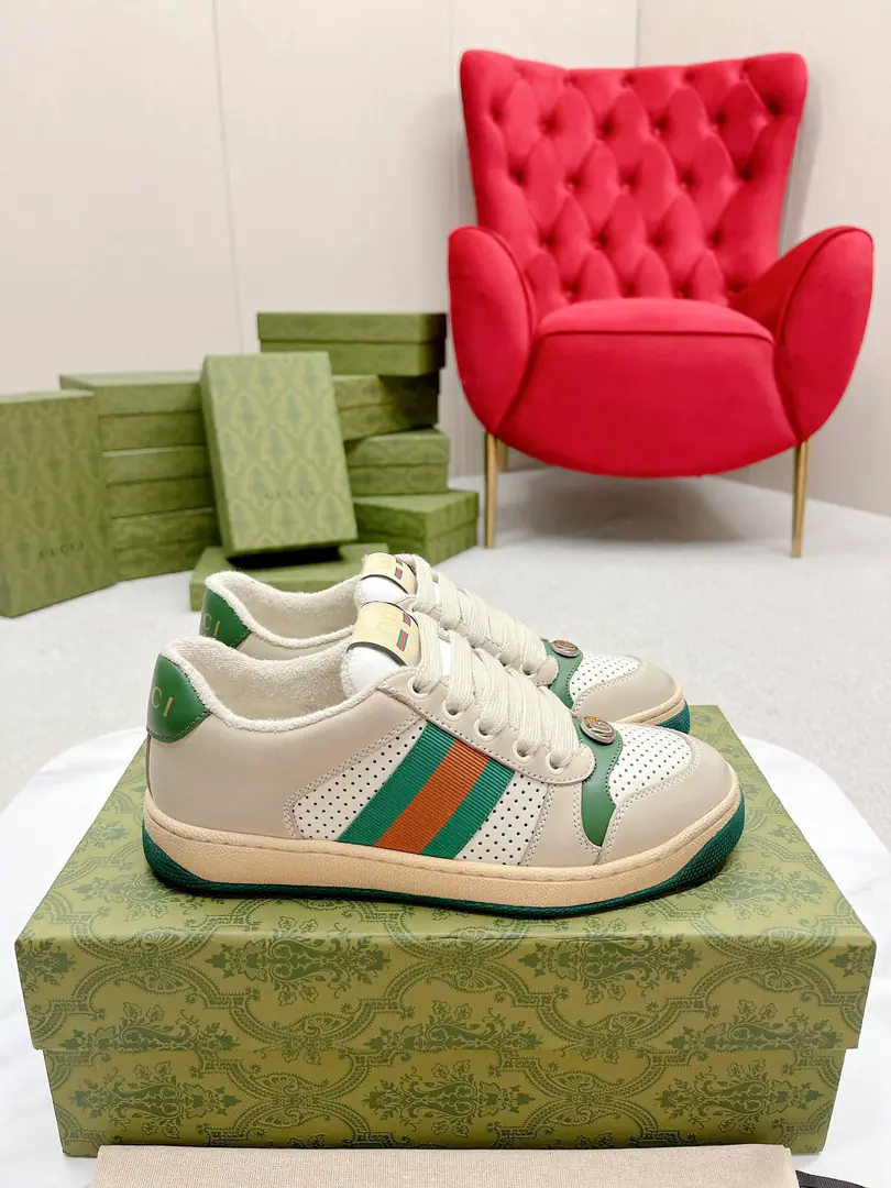 Gucci————Requisition version GGThe series makes old dirty shoes.-The money comes in.！ Ten to nine, I'll pay. Current！Current！Current！New Colour Plus Push-Market terminal version！ Procuring original development….Fabulous. Material Otsumi! Details are random.！ The model Schwartz is one-by-one, and the drill is one-by-one......Metal cherry locket.……Metal binaryGCrystal cylinders……GucciOriginal custom-made narrowband…… Super Flash Series—Flash diamond chain..Cherry decorations can be removed, One to two, one to two, one., ♪ To promote your personality ♪ Skins of colored cattle..The handwork is very qualitative., Bring your own sense of excellence.！ I'll do the details., I'll take a line.. The original towel is more delicate and soft and more comfortable., Pocket Steel Double OriginalTPUOtsumi!(Lower width, Upper Narrow) Appendible packaging⭐️ Codes: Women35-40 Men39-44（Women41 Men45 Custom）