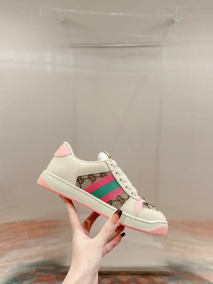 🅿️ Gucci————Requisition version GGThe series makes old dirty shoes.-The money comes in.！ Ten to nine, I'll pay. Current！Current！Current！New Colour Plus Push-Market terminal version！ Procuring original development….Fabulous. Material Otsumi! Details are random.！ The model Schwartz is one-by-one, and the drill is one-by-one......Metal cherry locket.……Metal binaryGCrystal cylinders……GucciOriginal custom-made narrowband…… Super Flash Series—Flash diamond chain..Cherry decorations can be removed, One to two, one to two, one., ♪ To promote your personality ♪ Skins of colored cattle..The handwork is very qualitative., Bring your own sense of excellence.！ I'll do the details., I'll take a line.. The original towel is more delicate and soft and more comfortable., Pocket Steel Double OriginalTPUOtsumi!(Lower width, Upper Narrow) Appendible packaging⭐️ Codes: Women35-40 （Women41 Custom）