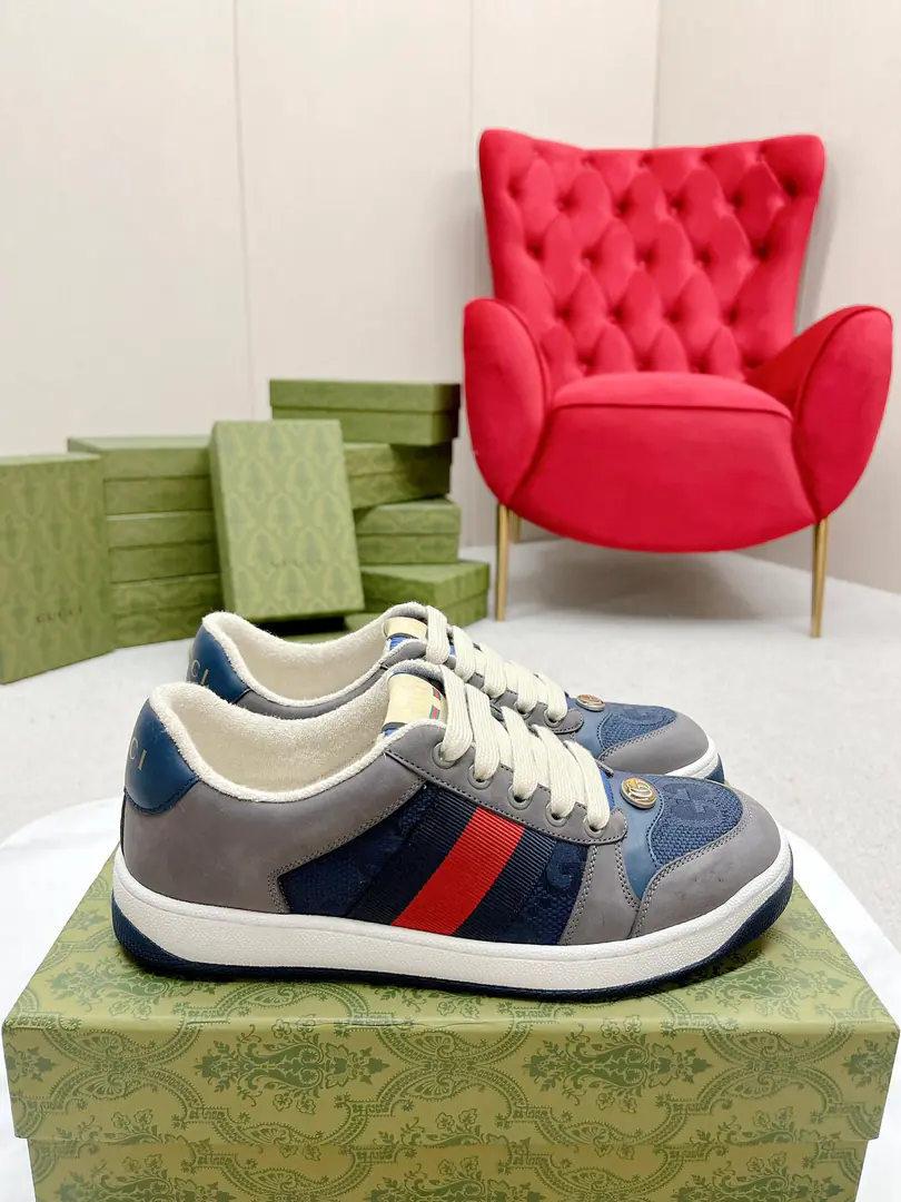 Gucci————Requisition version GGThe series makes old dirty shoes.-The money comes in.！ Ten to nine, I'll pay. Current！Current！Current！New Colour Plus Push-Market terminal version！ Procuring original development….Fabulous. Material Otsumi! Details are random.！ The model Schwartz is one-by-one, and the drill is one-by-one......Metal cherry locket.……Metal binaryGCrystal cylinders……GucciOriginal custom-made narrowband…… Super Flash Series—Flash diamond chain..Cherry decorations can be removed, One to two, one to two, one., ♪ To promote your personality ♪ Skins of colored cattle..The handwork is very qualitative., Bring your own sense of excellence.！ I'll do the details., I'll take a line.. The original towel is more delicate and soft and more comfortable., Pocket Steel Double OriginalTPUOtsumi!(Lower width, Upper Narrow) Appendible packaging⭐️ Codes: Men39-44（Men45 Custom）