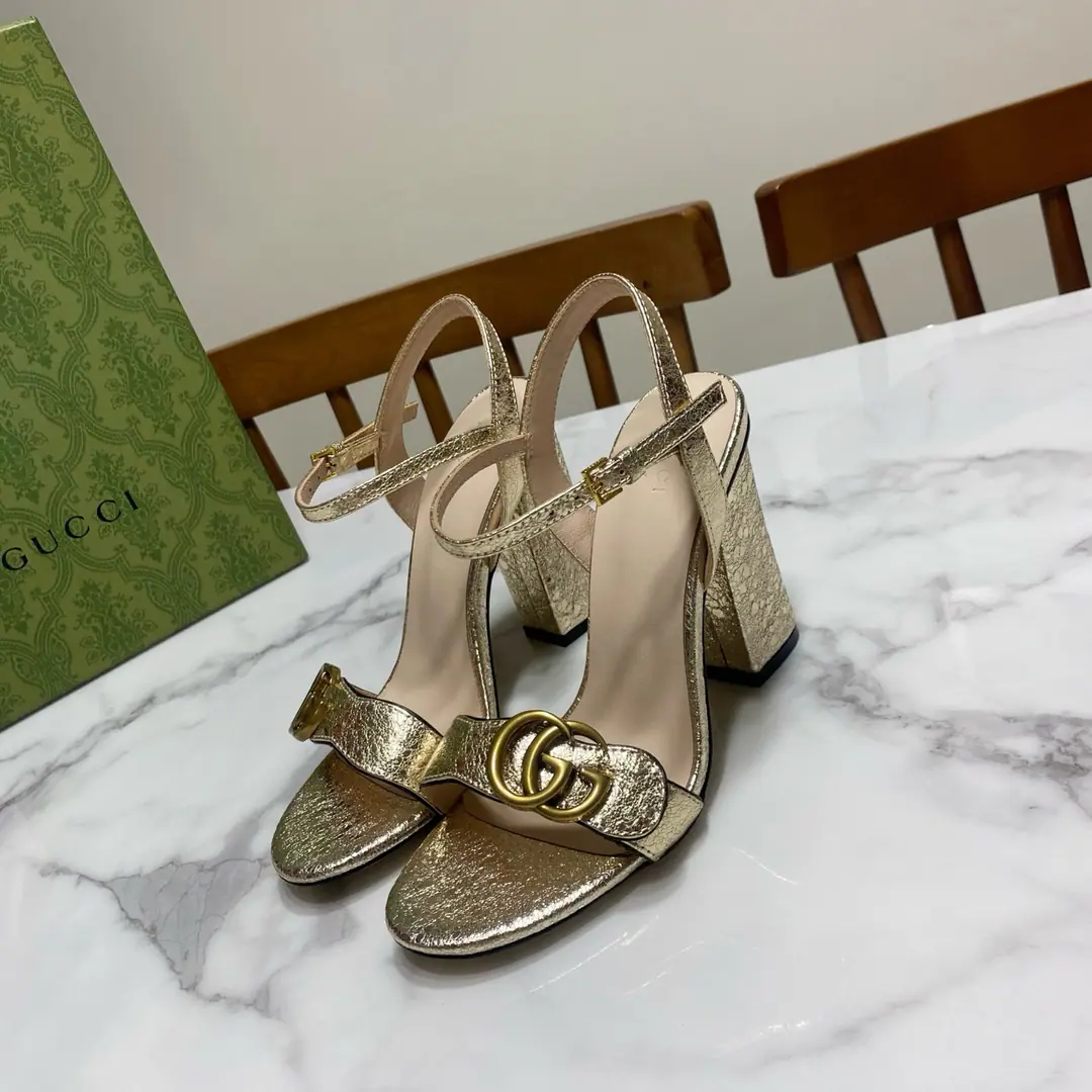 Gucci Guch. Classic strip.·Heel sandals., Original1:1Development, It's a super-big., It's beautiful., Summer must be a single. Shoe.🈶️Top layer🐂Bullskins. ｜ Gold/Silver membrane., ♪ The pads are the rims ♪🐑Lamb skin., That's a little skin. He's tall.: 11CM Size: 35—39Code(34.40.41.42.43Do it., No re-election.)