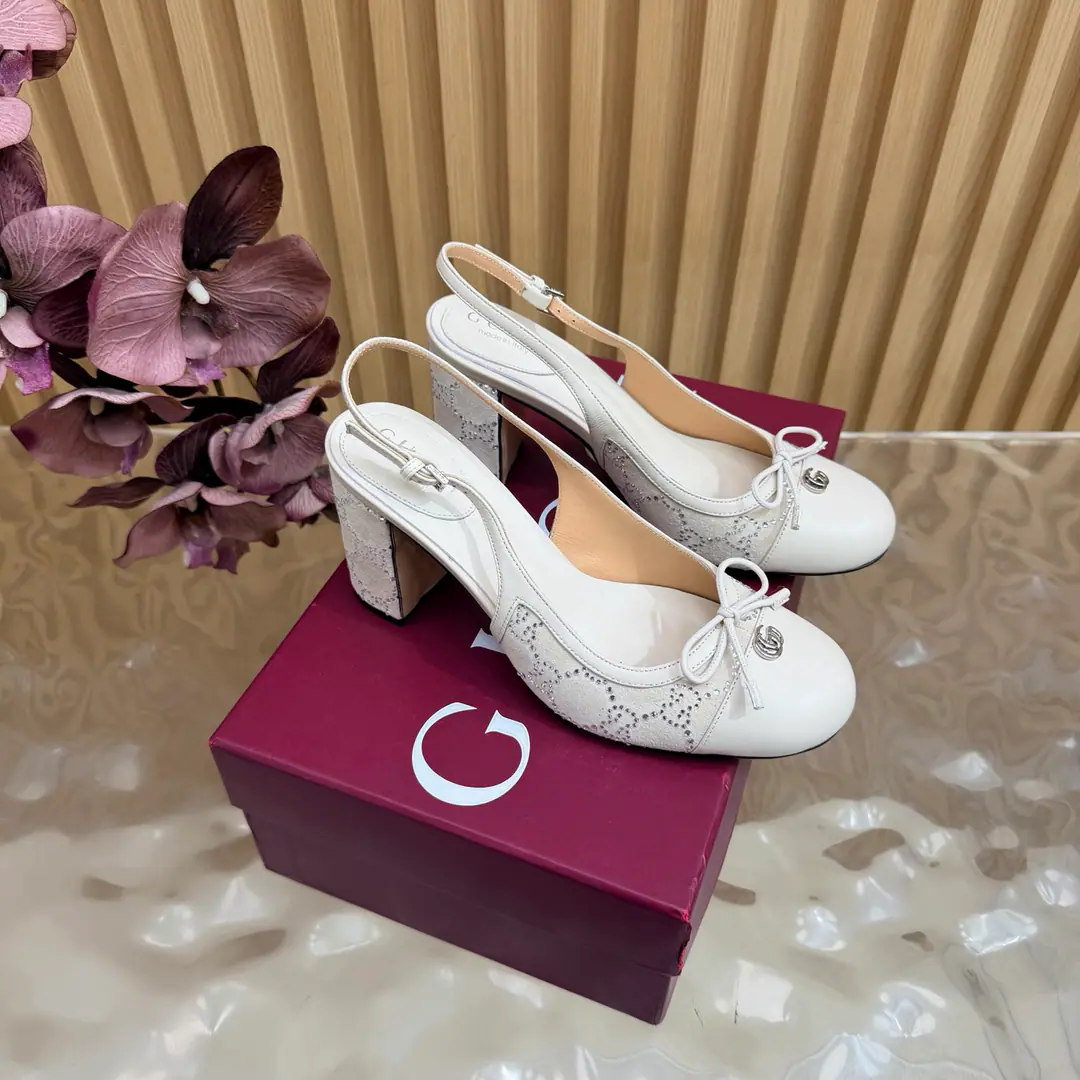 2026S Spring and summer.GucciNew sum The iron is thick. Shoes. The shoes are the most classic.Logo, The suction is behind the pressure., I'd better wear two pairs of shoes and wear pants.👖And dress.👗There's no harm in getting in and out of any place.🩵High-quality cortex kittens and silver bright spots are more than comparable to the impact of visual shocks., Elegance and knowledge blend., A pair of shoes meets the demands of the fairies., The most beautiful of all.🩶 Shoe.: Goki!/Layout（- The drill.） He's tall.: 8cm Otsumi!: That's a big one. Codes: 35-41（40, 41, 42Custom）