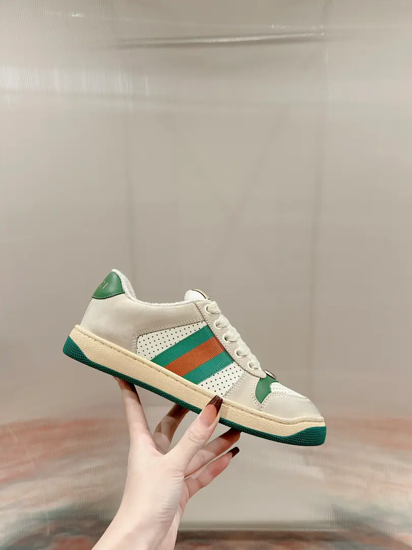 🅿️ Gucci————Requisition version GGThe series makes old dirty shoes.-The money comes in.！ Ten to nine, I'll pay. Current！Current！Current！New Colour Plus Push-Market terminal version！ Procuring original development….Fabulous. Material Otsumi! Details are random.！ The model Schwartz is one-by-one, and the drill is one-by-one......Metal cherry locket.……Metal binaryGCrystal cylinders……GucciOriginal custom-made narrowband…… Super Flash Series—Flash diamond chain..Cherry decorations can be removed, One to two, one to two, one., ♪ To promote your personality ♪ Skins of colored cattle..The handwork is very qualitative., Bring your own sense of excellence.！ I'll do the details., I'll take a line.. The original towel is more delicate and soft and more comfortable., Pocket Steel Double OriginalTPUOtsumi!(Lower width, Upper Narrow) Appendible packaging⭐️ Codes: Women35-40 Men39-44（Women41 Men45Custom）