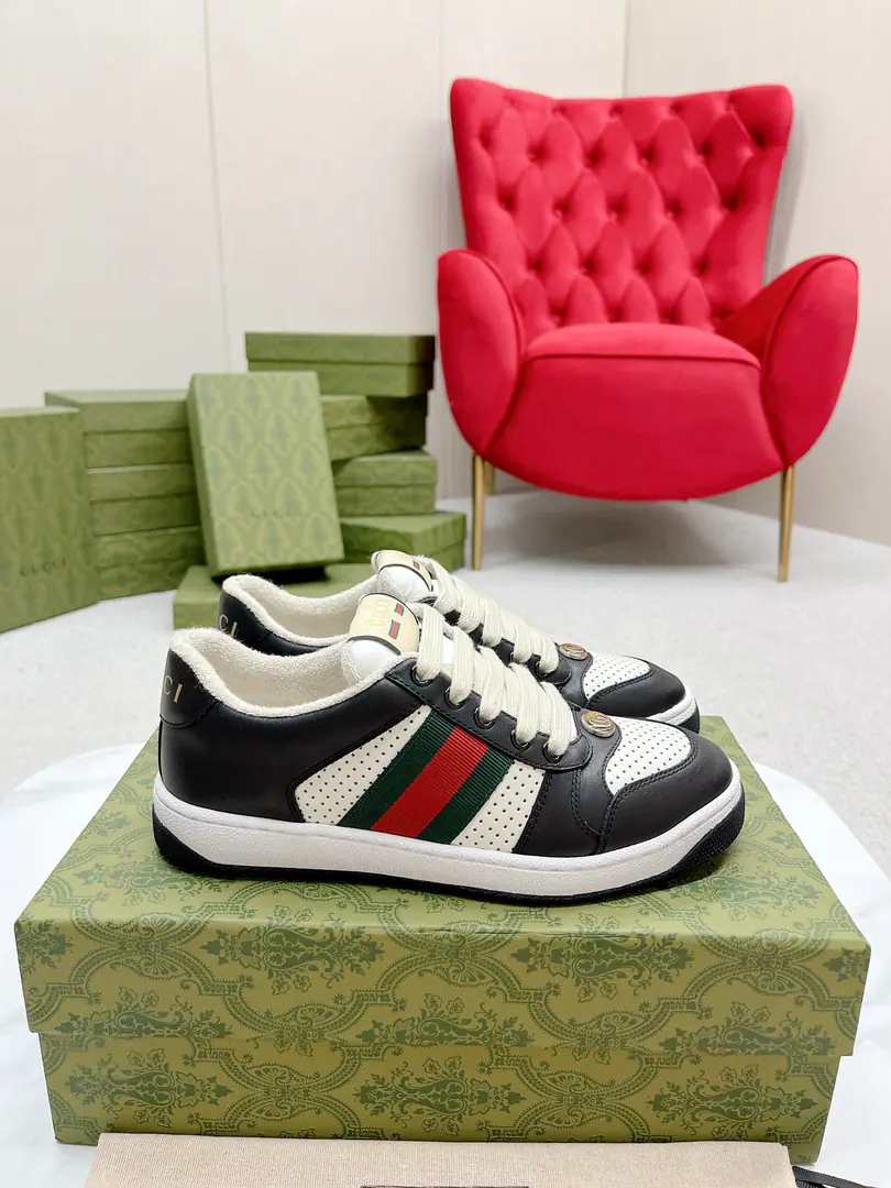 Gucci————Requisition version GGThe series makes old dirty shoes.-The money comes in.！ Ten to nine, I'll pay. Current！Current！Current！New Colour Plus Push-Market terminal version！ Procuring original development….Fabulous. Material Otsumi! Details are random.！ The model Schwartz is one-by-one, and the drill is one-by-one......Metal cherry locket.……Metal binaryGCrystal cylinders……GucciOriginal custom-made narrowband…… Super Flash Series—Flash diamond chain..Cherry decorations can be removed, One to two, one to two, one., ♪ To promote your personality ♪ Skins of colored cattle..The handwork is very qualitative., Bring your own sense of excellence.！ I'll do the details., I'll take a line.. The original towel is more delicate and soft and more comfortable., Pocket Steel Double OriginalTPUOtsumi!(Lower width, Upper Narrow) Appendible packaging⭐️ Codes: Women35-40 Men39-44（Women41 Men45 Custom）
