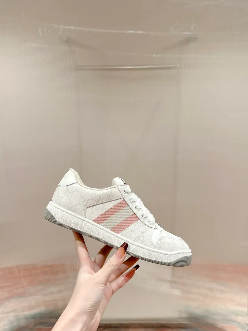 🅿️ Gucci————Requisition version GGThe series makes old dirty shoes.-The money comes in.！ Ten to nine, I'll pay. Current！Current！Current！New Colour Plus Push-Market terminal version！ Procuring original development….Fabulous. Material Otsumi! Details are random.！ The model Schwartz is one-by-one, and the drill is one-by-one......Metal cherry locket.……Metal binaryGCrystal cylinders……GucciOriginal custom-made narrowband…… Super Flash Series—Flash diamond chain..Cherry decorations can be removed, One to two, one to two, one., ♪ To promote your personality ♪ Skins of colored cattle..The handwork is very qualitative., Bring your own sense of excellence.！ I'll do the details., I'll take a line.. The original towel is more delicate and soft and more comfortable., Pocket Steel Double OriginalTPUOtsumi!(Lower width, Upper Narrow) Appendible packaging⭐️ Codes: Women35-40 （Women41 Men45 Custom）