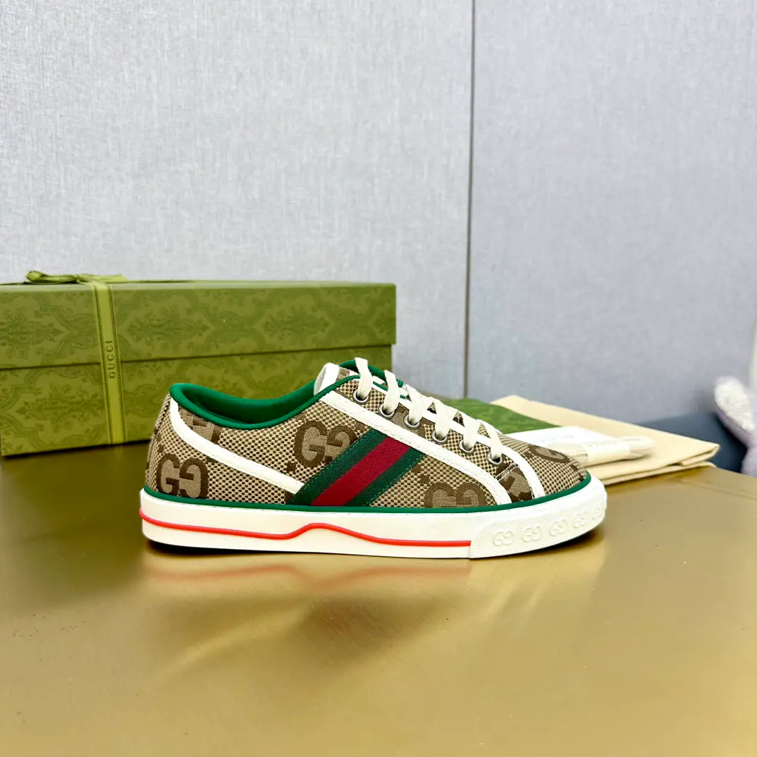 Plant price: Top Version Women/Men GUCCI Guch.2026The latest classic.1977You're a low-life guy.GShoe., Original purchase, 1: 1Development, Original set, process. Size: 35-45/45I'll make sure I don't change it., Advance.. ……New package……