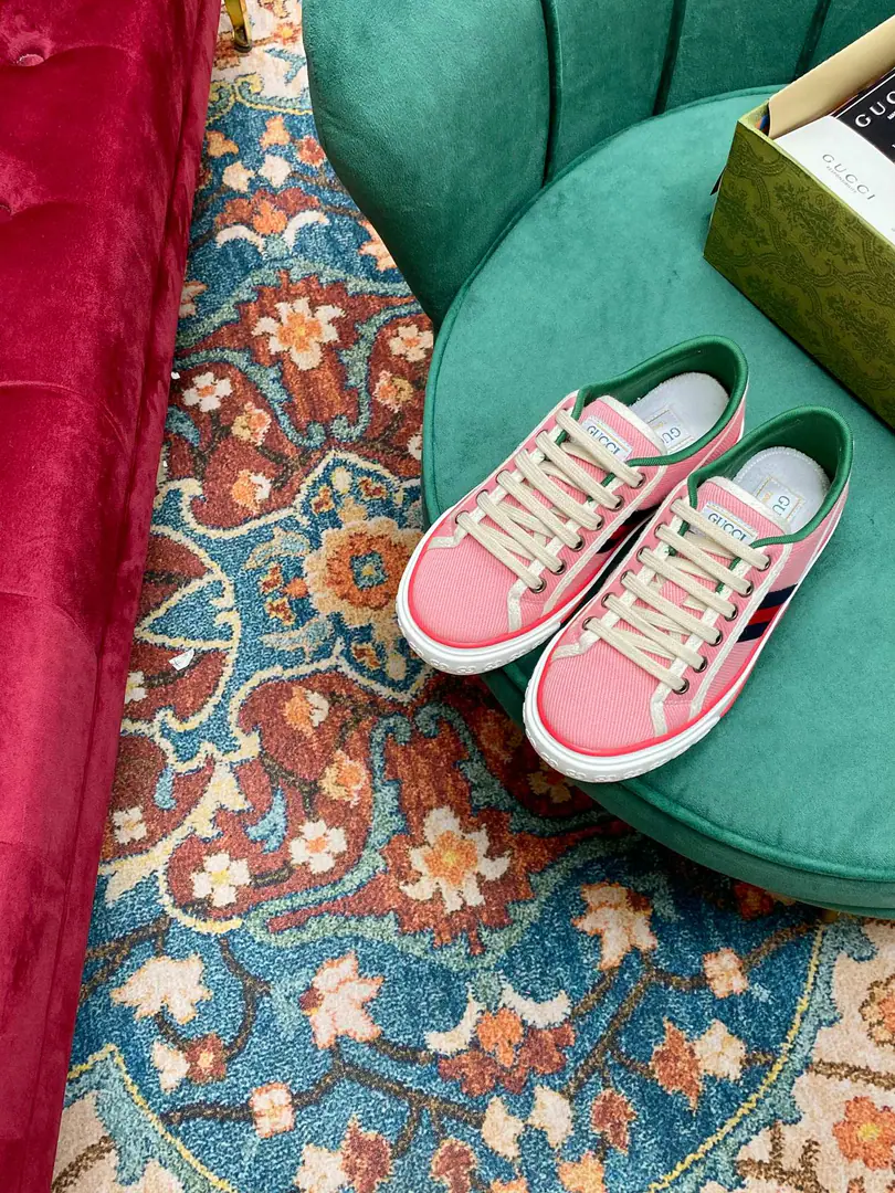 👑 NEW.✔︎ⒽⒽ ➫ 【G*ucci】Disney x G*ucci TennisCooperation series 1977The series of low-end combo shoes is new.🔥 __________________________ 🔺. Top Quality【G*ucci】G*ucci tennis 1977 Classic series of canvas shoes.……2022Fire-shocking recommendation., G+1977×Disney - It's a joint line.……GGThe canvas is a melting element. The regenerate is so strong. The classics and the love are perfect memories.！A retro-temporal fashion.2022MostinIt's a couple of days.insI really got the treasure., Every one of them., Different Fashion Elements, Every pair of them makes a new sense.. 2022Synchronise new color for cabinet, Original development custom, Every color fabric is custom-made., The big one is looking for something.！Every pair of shoes is to be used with an ID net.NFCChip, Market-level top version⚠Fabulous.: CustomGGE-memorning./5DPrint Mickey's fabric./The water is washed for the old canvas.: Customise towels to Buneri（The mats are fine. You can't open them.）Otsumi!: Original to open the big model 🎁Mickey's a match.DisneyBox, Other Colour Green Boxes…… （Shoe belt.: Same as the cabinet, with the rice and white shoelaces.） *.♡②⓪②②………………… ꫛꫀꪝ Go➫ Materials ①⸂⸂⸜👊⸝⸃⸃ Shoe.: Original SpecificGGThe canvas.+3DCartommy.+Art of embroidery+Sponge canvas. ②⸂⸂⸜👊⸝⸃⸃ Uchi.: Air towel cloth. Foot.: Air towel cloth. ③⸂⸂⸜👊⸝⸃⸃Shoes under the sole.: Original version to open ④⸂⸂⸜👊⸝⸃⸃Original packaging for cabinet. …………………………… ◼️ Size: Female size35-40（41No, no, no, no, no.） Female