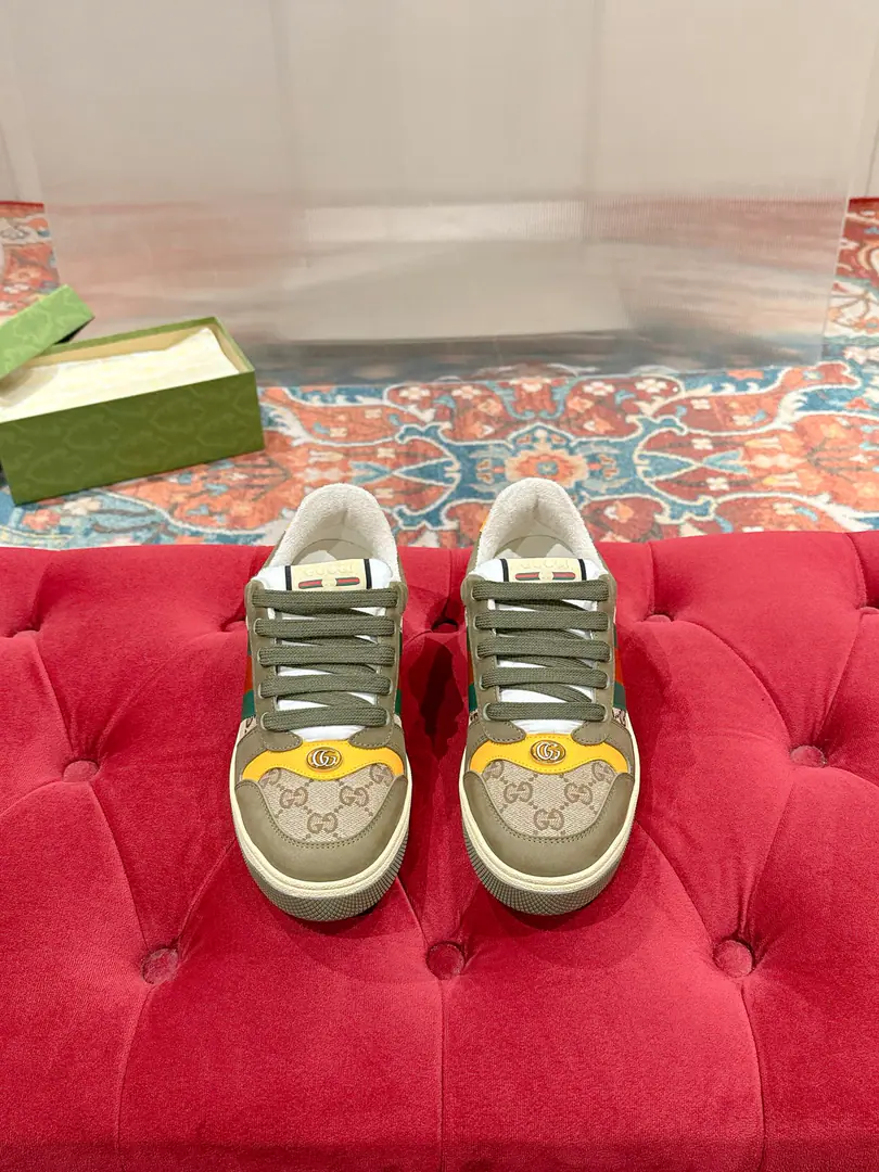 Couple money. Gucci————Requisition version NFCBring a clean chip. GGThe series makes old dirty shoes.-The New Year's Bill is coming.！ Ten to nine, I'll pay. New Colour Plus Push-Market terminal version！ Procuring original development….Fabulous. Material Otsumi! Details are random.！ The model Schwartz is one-by-one, and the drill is one-by-one......Metal cherry locket.……Metal binaryGCrystal cylinders……GucciOriginal custom-made narrowband…… Super Flash Series—Flash diamond chain..Cherry decorations can be removed, One to two, one to two, one., ♪ To promote your personality ♪ Skins of colored cattle..The handwork is very qualitative., Bring your own sense of excellence.！ I'll do the details., I'll take a line.. The original towel is more delicate and soft and more comfortable., Pocket Steel Double Colour Packet process Solid locking practices Fabulous.:OriginalGGBrush/Silk cow skin. Otsumi!:OriginalTPUOtsumi!(Lower width, Upper Narrow) European package…… Female35—40（34 41I'll make sure I don't change it.） 39-44（38 45I'll make sure I don't change it.） Men＋10