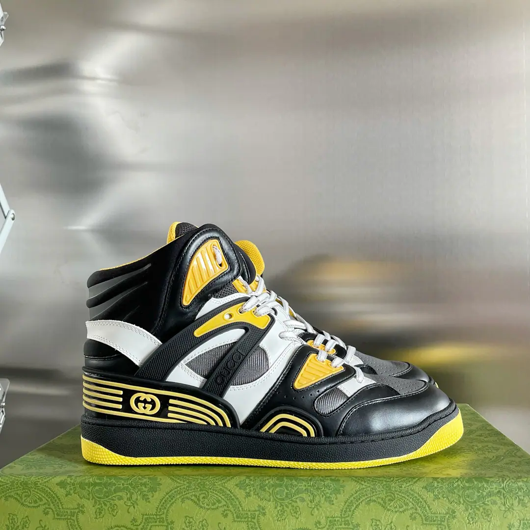 High Version Gucci Gustz!BasketThe Goose Lover Movement. Basketball shoes. The original is bought to the bottom of a single-size model., Film development for goods2021LatestBasketThe couple's football shoes were hit by the most popular star money this summer. The neutral unique design is perfect for the current and fashion., Enjoy the color of the joy of the collision., I feel like a father's shoe. Rubber interbutted doubleGEmbellishment The visual pleasure of the color-shock design., Light up the whole thing.. The motor-like inspiration comes from90The basketball shoes.. This high-end shoe is integrated into the iconic elements and details., Show me the way you express yourself in the field of aesthetics.. Shoes mix with colored flour., Combining with a slight old effect Send a cabinet for fine packaging🛍📦 ▪️Fabulous.: Imports of specific cattle skins in original form ▪️Uchi.: Inside the air network. ▪️Shoes under the sole.: Original version to open ▪️Size: Women35-40 / Men38-45