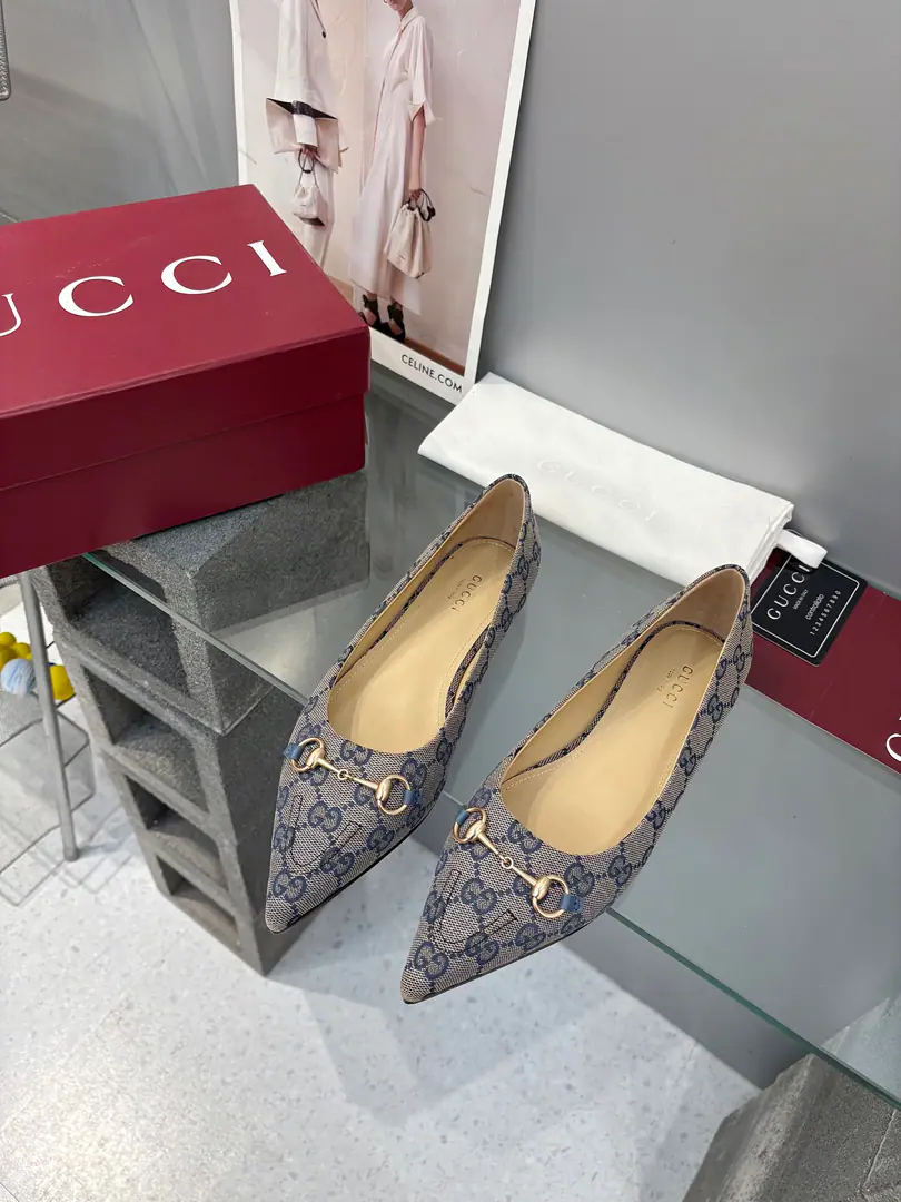 Plant prices Guch. Guccⅰ Classic girl shoes.:Original version 1-to-1 development, The shoes are carefully tuned., The fabric is original..Import of sheep skin.The plate is a hardware dish.GGButton It's so delicate and impeccable.！ Lamb skin.: Inside and on foot. He's tall.:Flat Codes, 35-42（40.41 42Make a reservation.） Italy is a big-ass country., Original Packaging ！