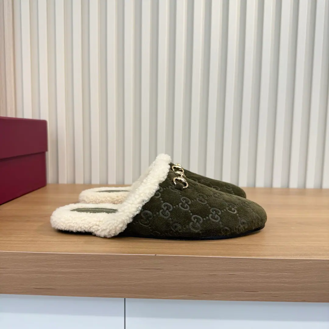 Plant price （35-42） Gucci SignalPrincetownThe slippers are in their elegant outline., The most sophisticated material and the classic title of the horse.. This model is in doubles.GThe definition of the fur and the merino wool line.. DoubleGMarking Flat That's a big one.