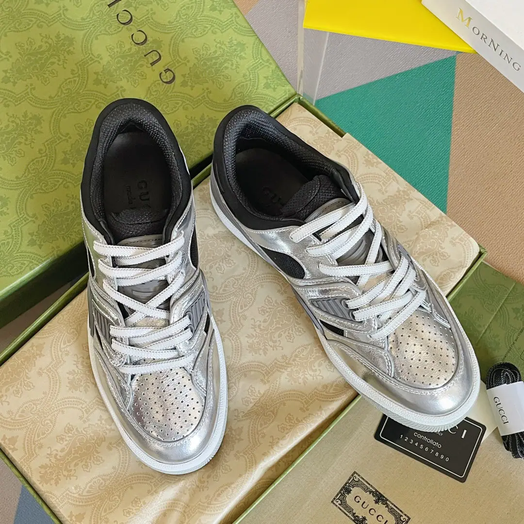 Top Version Gucci Gustz!BasketThe Goose Lover Movement. Basketball shoes. The original is bought to the bottom of a single-size model., Film development for goods2022LatestBasketThe couple's football shoes were hit by the most popular star money this summer. The neutral unique design is perfect for the current and fashion., Enjoy the color of the joy of the collision., I feel like a father's shoe. Rubber interbutted doubleGEmbellishment The visual pleasure of the color-shock design., Light up the whole thing.. The motor-like inspiration comes from90The basketball shoes.. This high-end shoe is integrated into the iconic elements and details., Show me the way you express yourself in the field of aesthetics.. Shoes mix with colored flour., Combining with a slight old effect Send a cabinet for fine packaging🛍📦 ▪️Fabulous.: The original version of the multiple material mixes of specific cattle skins ▪️Uchi.: Into the air network. ▪️Shoes under the sole.: Original OpenTPUDouble Base ▪️Bottom: 3CM ▪️Size: Female35-40/Men39-45