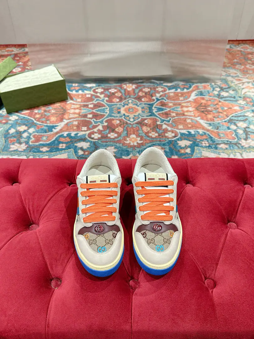 Couple money. Gucci————Requisition version NFCBring a clean chip. GGThe series makes old dirty shoes.-The New Year's Bill is coming.！ Ten to nine, I'll pay. New Colour Plus Push-Market terminal version！ Procuring original development….Fabulous. Material Otsumi! Details are random.！ The model Schwartz is one-by-one, and the drill is one-by-one......Metal cherry locket.……Metal binaryGCrystal cylinders……GucciOriginal custom-made narrowband…… Super Flash Series—Flash diamond chain..Cherry decorations can be removed, One to two, one to two, one., ♪ To promote your personality ♪ Skins of colored cattle..The handwork is very qualitative., Bring your own sense of excellence.！ I'll do the details., I'll take a line.. The original towel is more delicate and soft and more comfortable., Pocket Steel Double Colour Packet process Solid locking practices Fabulous.:OriginalGGBrush/Silk cow skin. Otsumi!:OriginalTPUOtsumi!(Lower width, Upper Narrow) European package…… Female35—40（34 41I'll make sure I don't change it.） 39-44（38 45I'll make sure I don't change it.） Men＋10