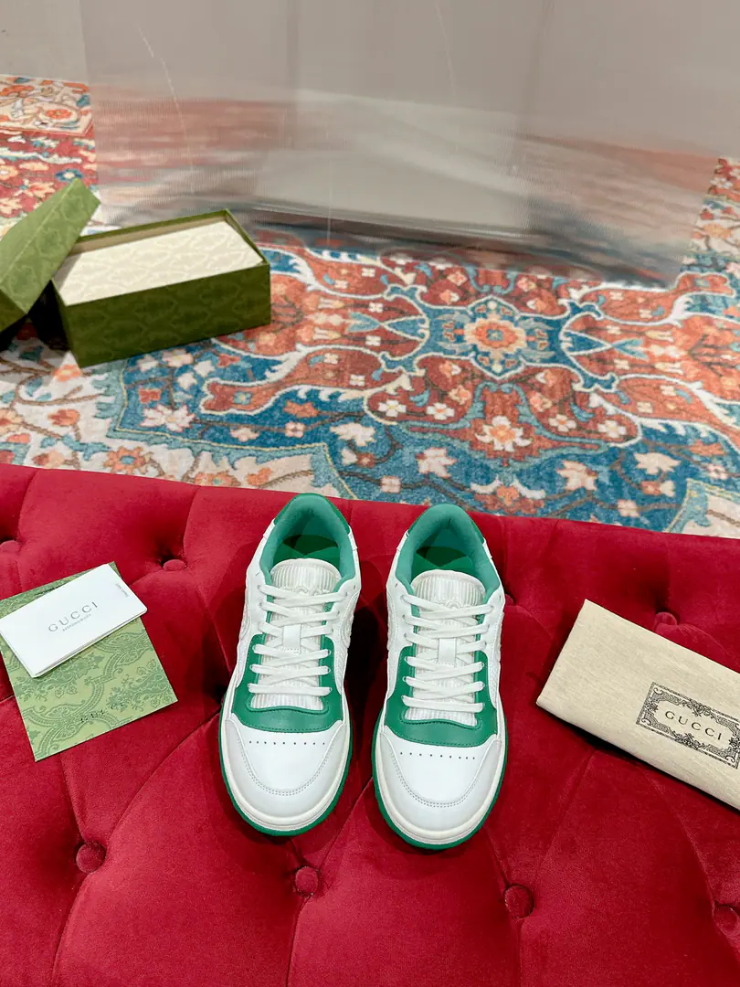 Female Men➕ 10 【GHome. Couple top version 】 Gucci2026The morning spring.GHome. The latest blast.MAC80 Sports shoes Couple money. Leisure Retro. Old 🌸🌸🌸 Original procurement development Make the goods. Gustz!MAC80New Exploded Series A delicate, small, interlocking pair.GThe logo romanticizes the aesthetics of this series.. Use the white and white bean leather., The ancient inspiration is a combination of sneakers., ♪ The brand brand brand branding ♪. Send a cabinet for fine packaging🛍📦 ▪️Fabulous.:Original customized import of head-level cattle skin ▪️Uchi.:The original customizes the import of the air network. ▪️Otsumi!:Original Open-Screen Double ColourTPUOtsumi! ▪️Codes:Female35-40 Men39-44