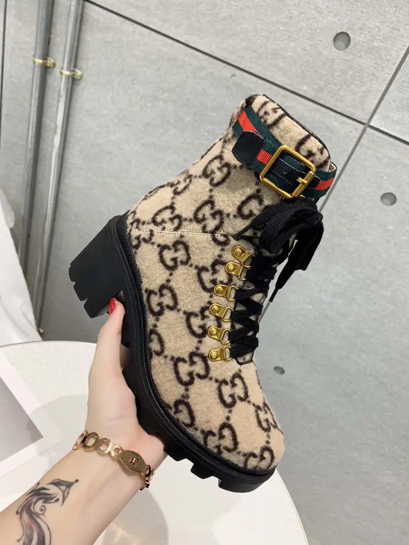 🌸 Guch.GUCCI 7Inches of boots. New paragraphGGThe stamp is thick and short., The ancient English wind., The upper foot is very comfortable and well matched.. Fabulous.: Import of head-story pig skin Uchi./ Foot.: Lamb skin. Packaging: With tickets., Buffet Colours:Where are the flowers? Codes:35-41#(34 41 42Do it.)