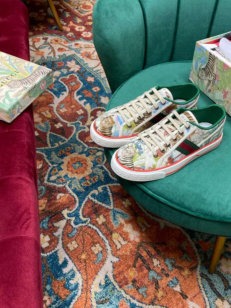👑 NEW.✔︎ⒽⒽ ➫ 【G*ucci】Disney x G*ucci TennisCooperation series 1977The series of low-end combo shoes is new.🔥 __________________________ 🔺. Top Quality【G*ucci】G*ucci tennis 1977 Classic series of canvas shoes.……2022Fire-shocking recommendation., G+1977×Disney - It's a joint line.……GGThe canvas is a melting element. The regenerate is so strong. The classics and the love are perfect memories.！A retro-temporal fashion.2022MostinIt's a couple of days.insI really got the treasure., Every one of them., Different Fashion Elements, Every pair of them makes a new sense.. 2022Synchronise new color for cabinet, Original development custom, Every color fabric is custom-made., The big one is looking for something.！Every pair of shoes is to be used with an ID net.NFCChip, Market-level top version⚠Fabulous.: CustomGGE-memorning./5DPrint Mickey's fabric./The water is washed for the old canvas.: Customise towels to Buneri（The mats are fine. You can't open them.）Otsumi!: Original to open the big model 🎁Mickey's a match.DisneyBox, Other Colour Green Boxes…… （Shoe belt.: Same as the cabinet, with the rice and white shoelaces.） *.♡②⓪②②………………… ꫛꫀꪝ Go➫ Materials ①⸂⸂⸜👊⸝⸃⸃ Shoe.: Original SpecificGGThe canvas.+3DCartommy.+Art of embroidery+Sponge canvas. ②⸂⸂⸜👊⸝⸃⸃ Uchi.: Air towel cloth. Foot.: Air towel cloth. ③⸂⸂⸜👊⸝⸃⸃Shoes under the sole.: Original version to open ④⸂⸂⸜👊⸝⸃⸃Original packaging for cabinet. …………………………… ◼️ Size: Men39-44（45No, no, no, no, no.） Men